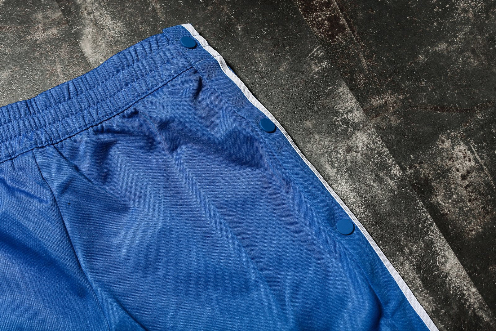 ADIDAS SNAP SHORTS - Image 2
