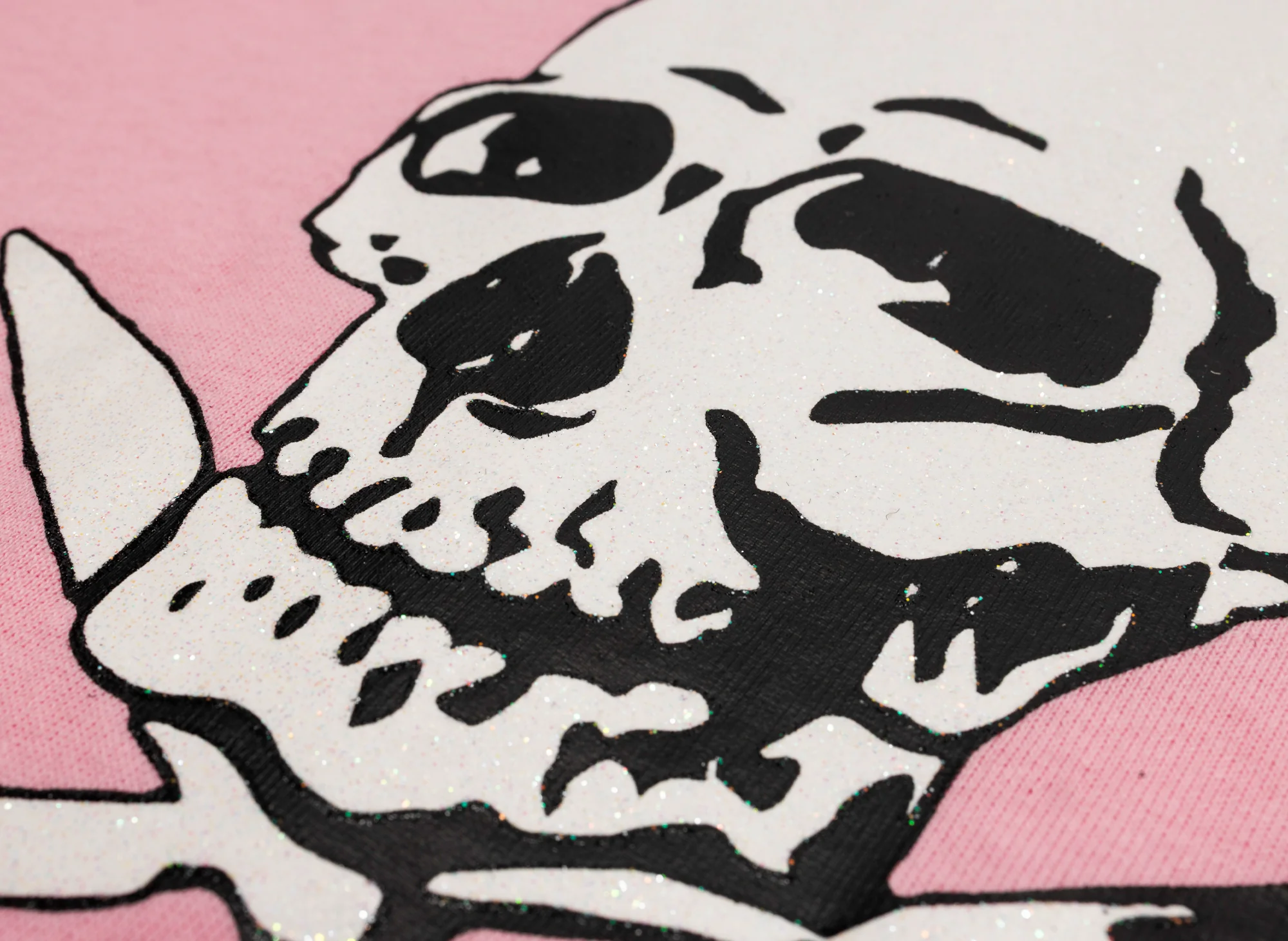 Advisory Board Crystals Abc. Skull S/S Tee in Pink - Image 2