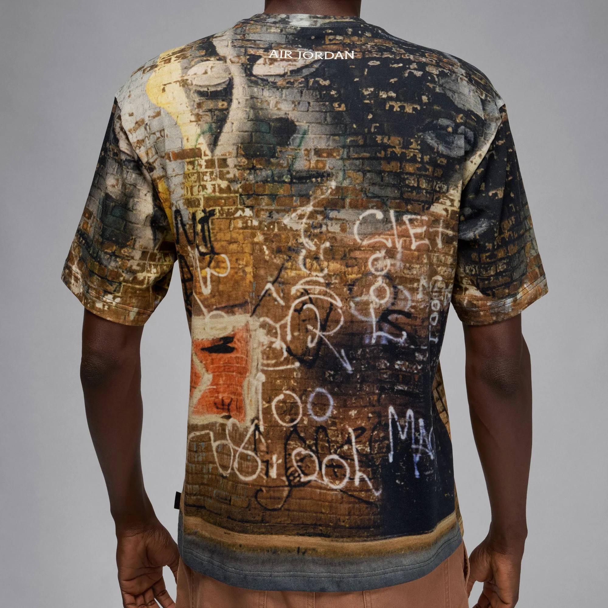 Air Jordan 85 T-Shirt in Off Noir / Sail - Image 2