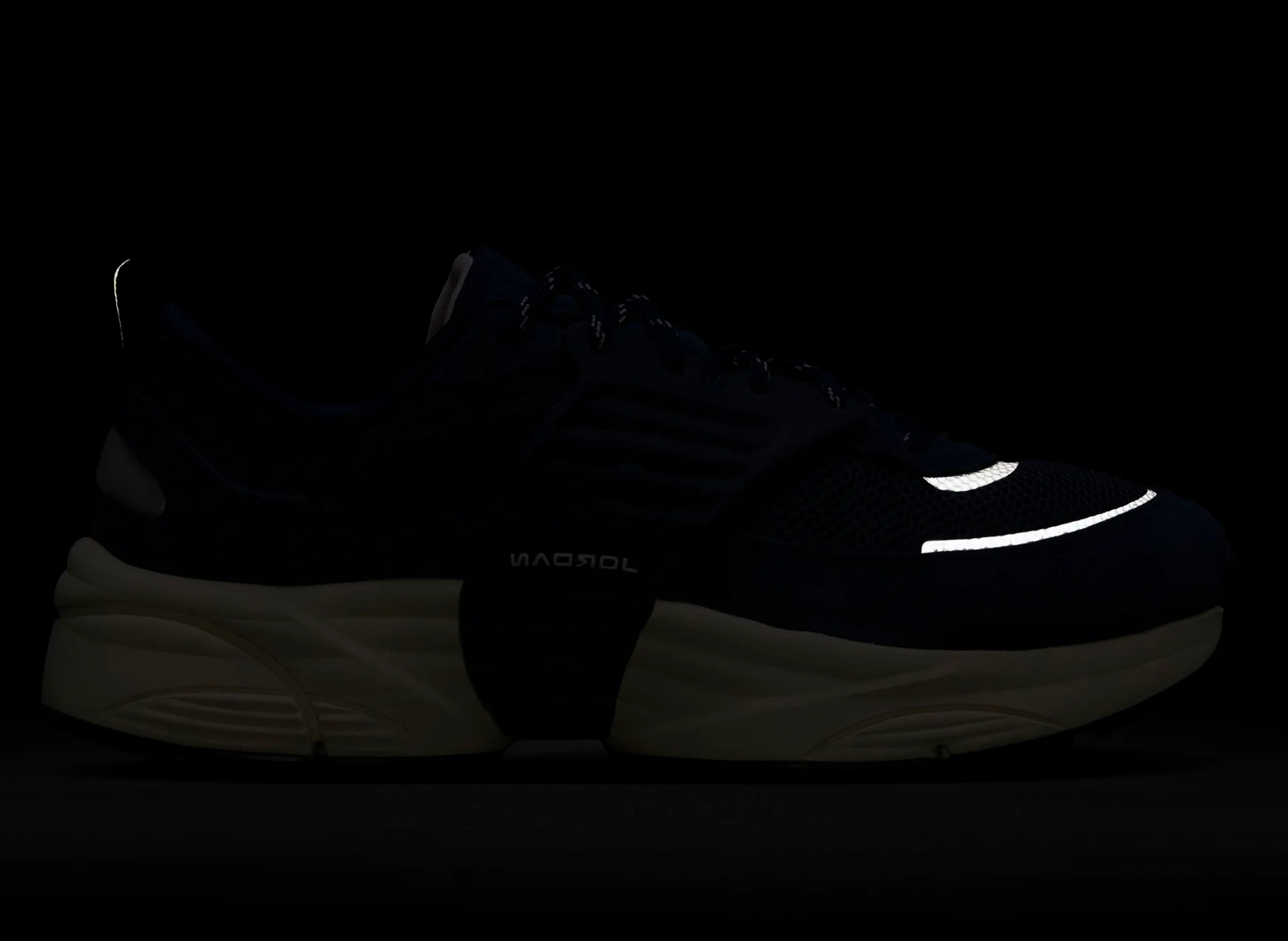 Air Jordan Trunner O/S in Midnight Navy - Image 6