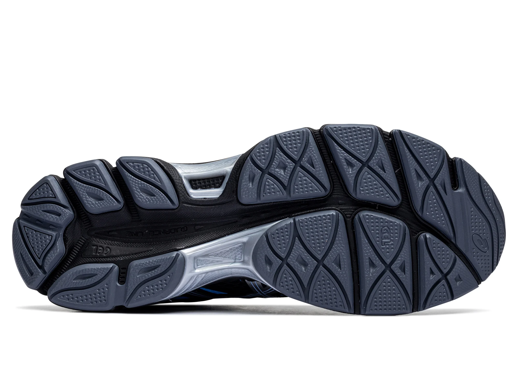 Asics Gel-Cumulus 16 in 'Black / Pure Silver' - Image 5