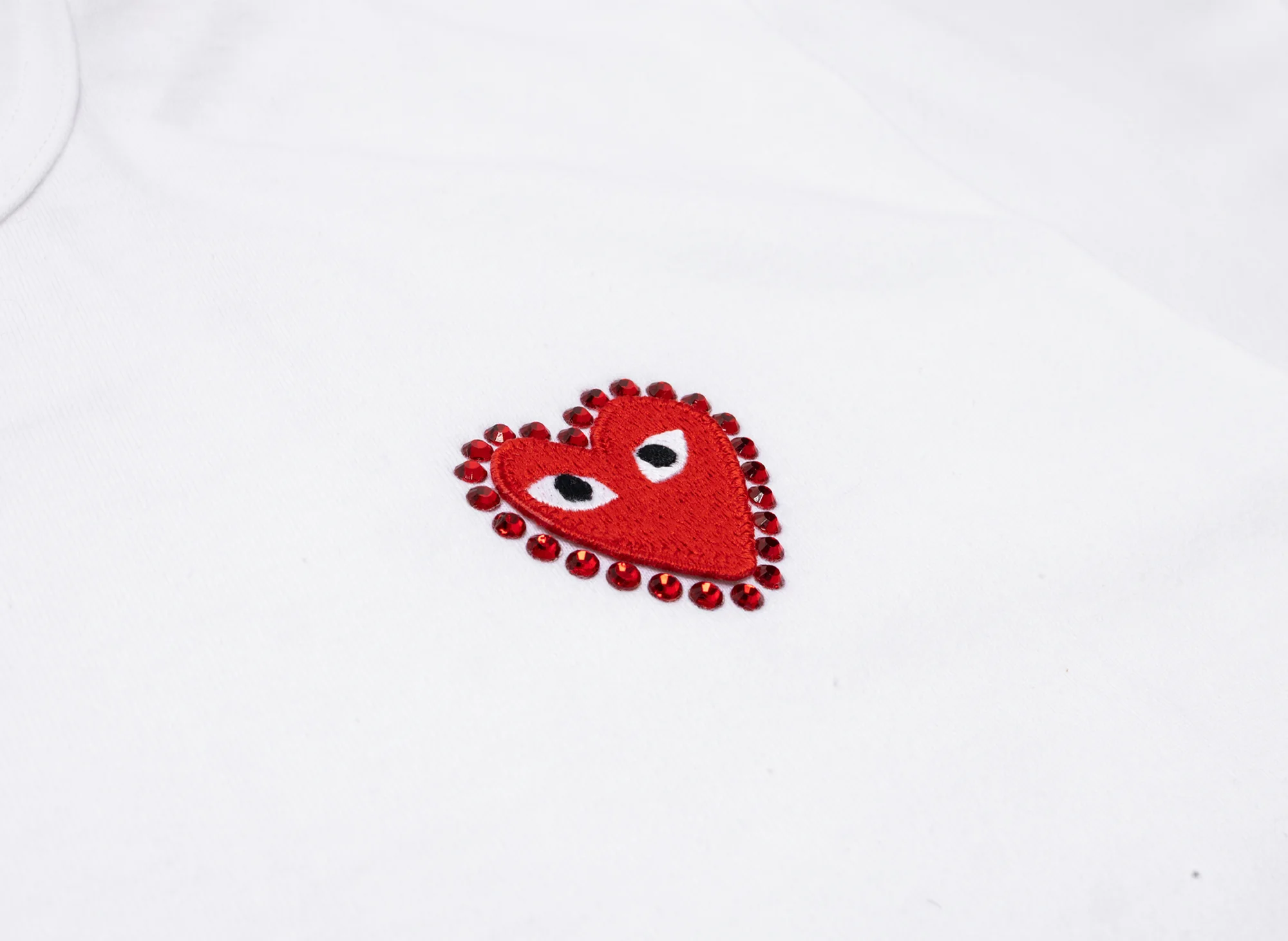 Comme des Garçons PLAY Rhinestone Heart Tee in White/Red - Image 2