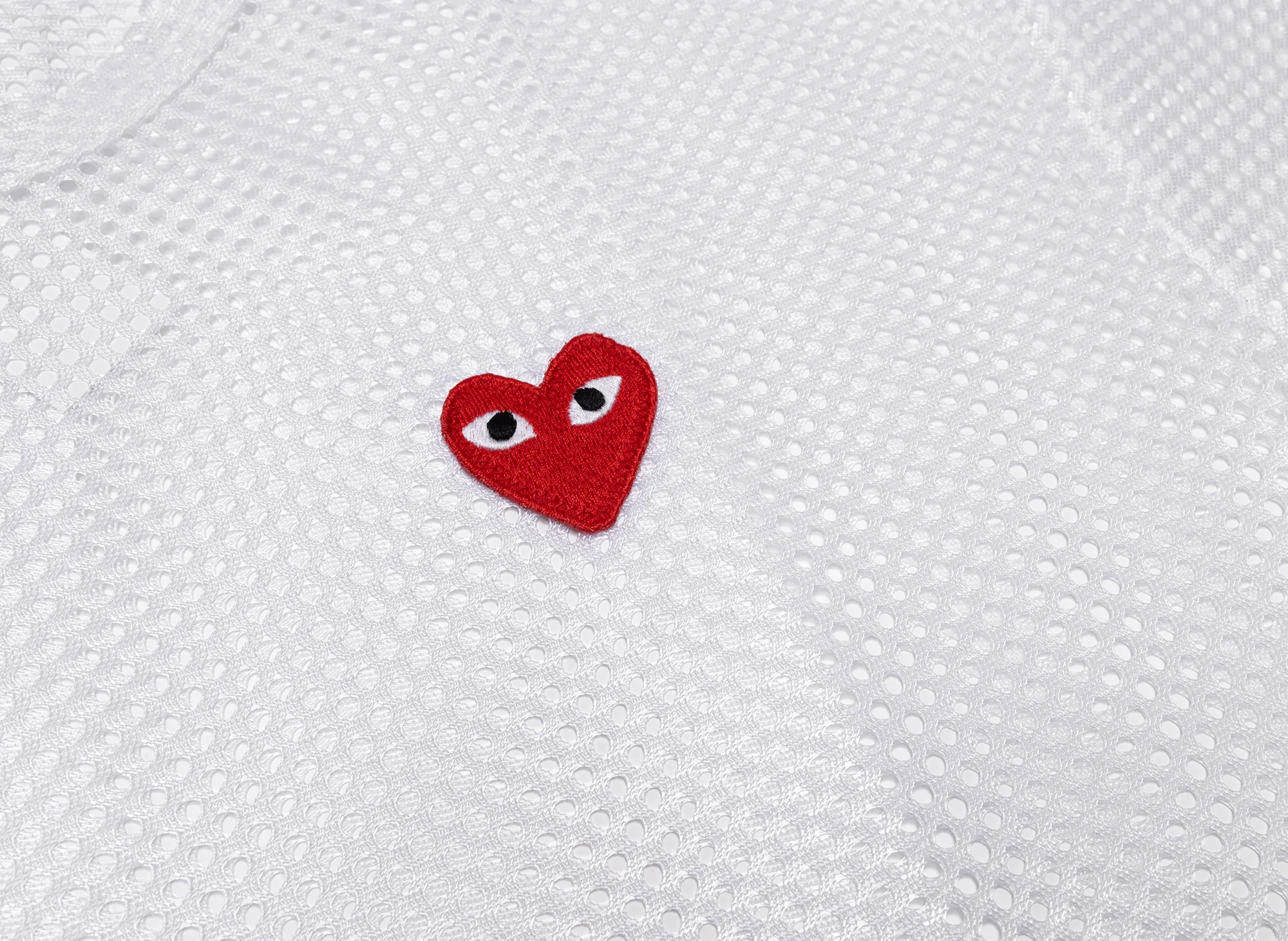 Comme des Garçons Play T-Shirt Mesh Red Emblem in White - Image 2