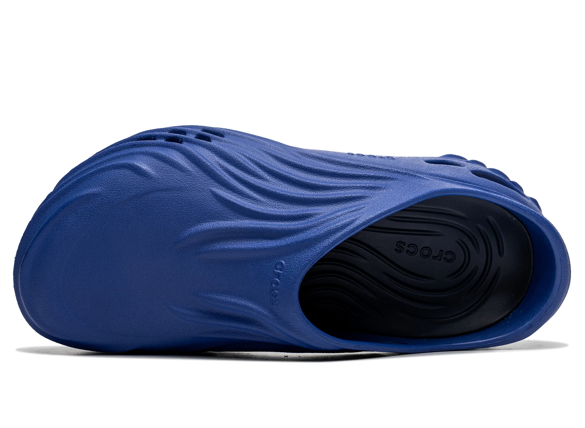 Crocs Echo Wave in Sapphire - Image 4