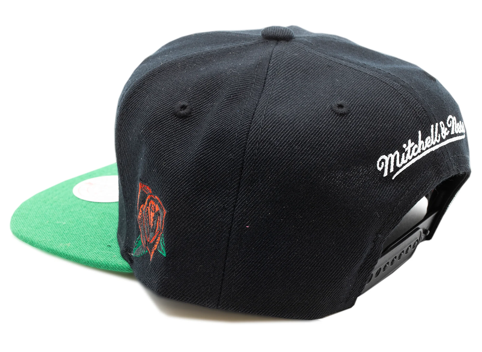 Mitchell & Ness Bulls St.Patrick's Day Team Snapback - Image 2