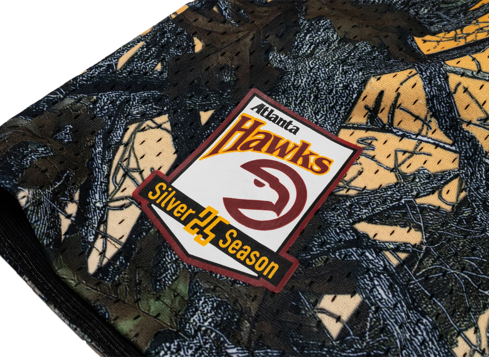 Mitchell & Ness NBA Quiet Blaze 7IN Mesh Shorts Atlanta Hawks - Image 3