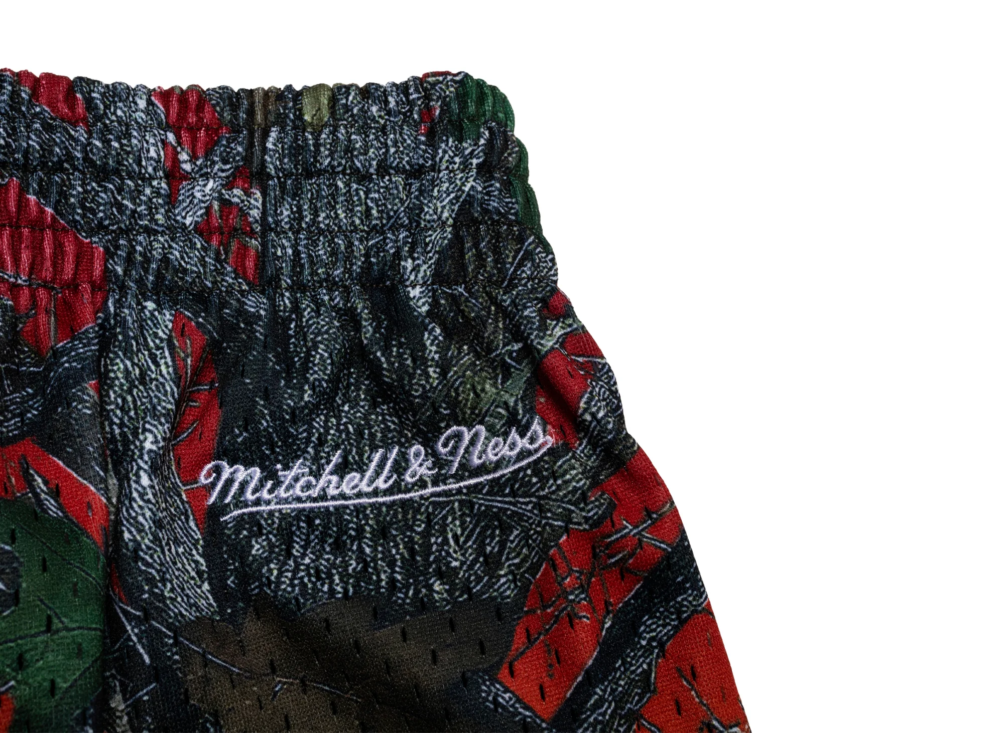 Mitchell & Ness NBA Quiet Blaze 7IN Mesh Shorts Atlanta Hawks - Image 4