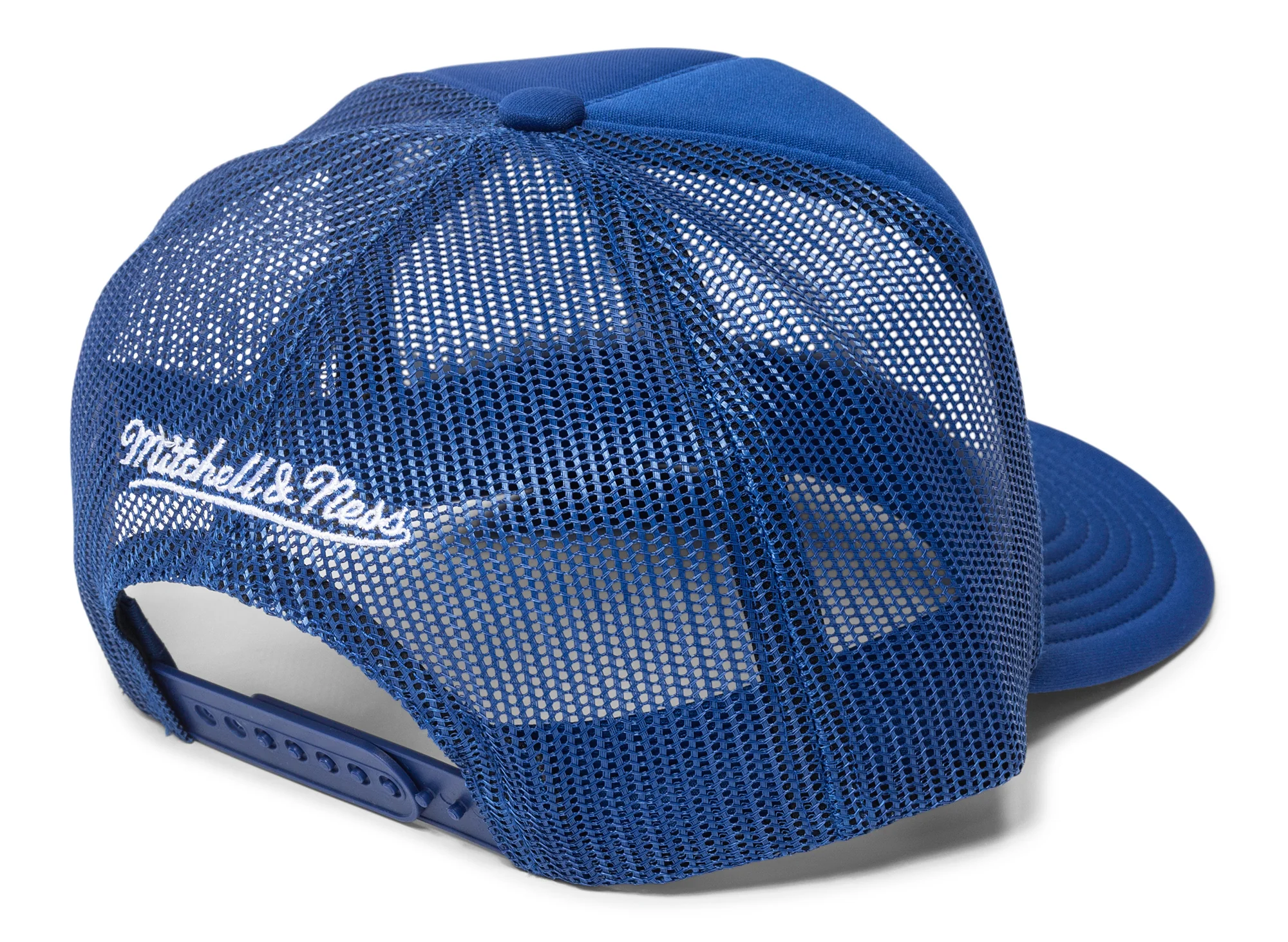 Mitchell & Ness NCAA Kentucky Wildcats Team Trucker Hat - Image 3