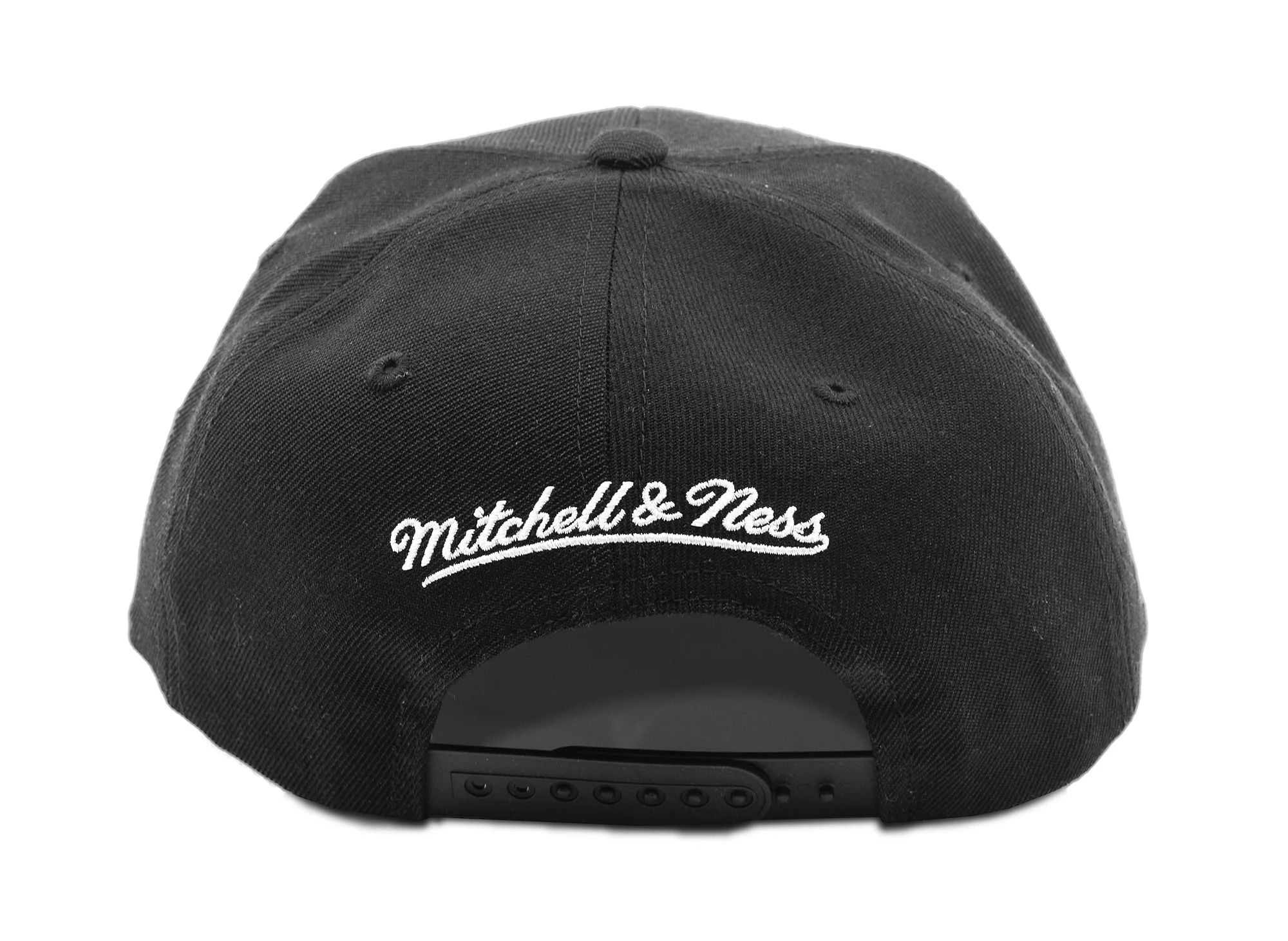 Mitchell & Ness Pink Under Finals Snapback HWC Milwaukee Bucks - Image 2