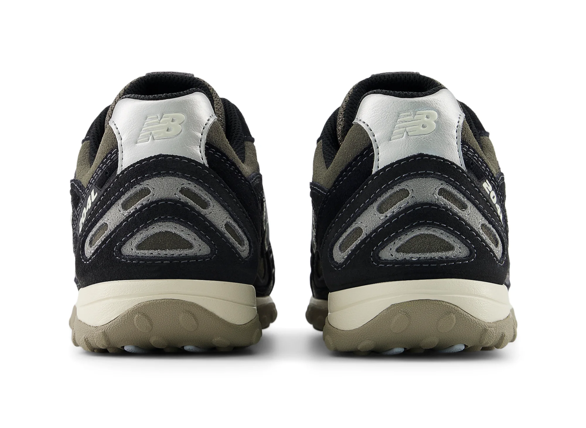 New Balance 204L U204L5WZ in Black / Magnet - Image 2