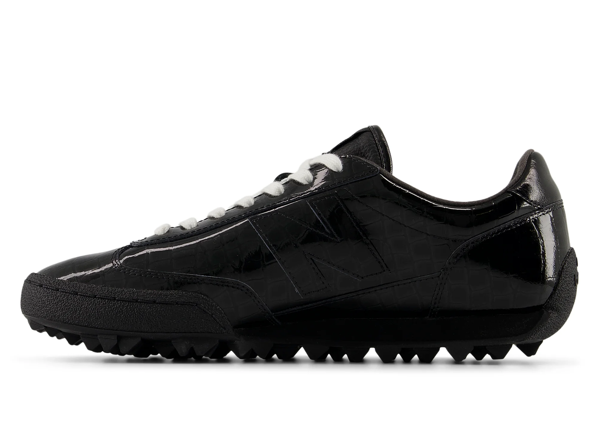 New Balance UGTR2SV in Black - Image 3