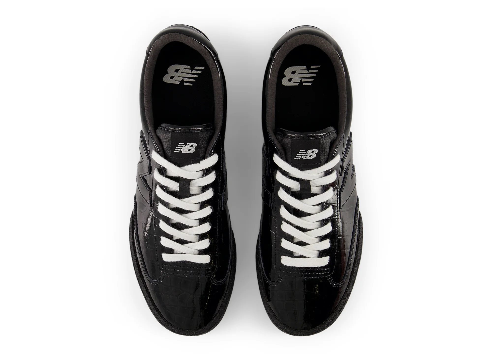 New Balance UGTR2SV in Black - Image 4