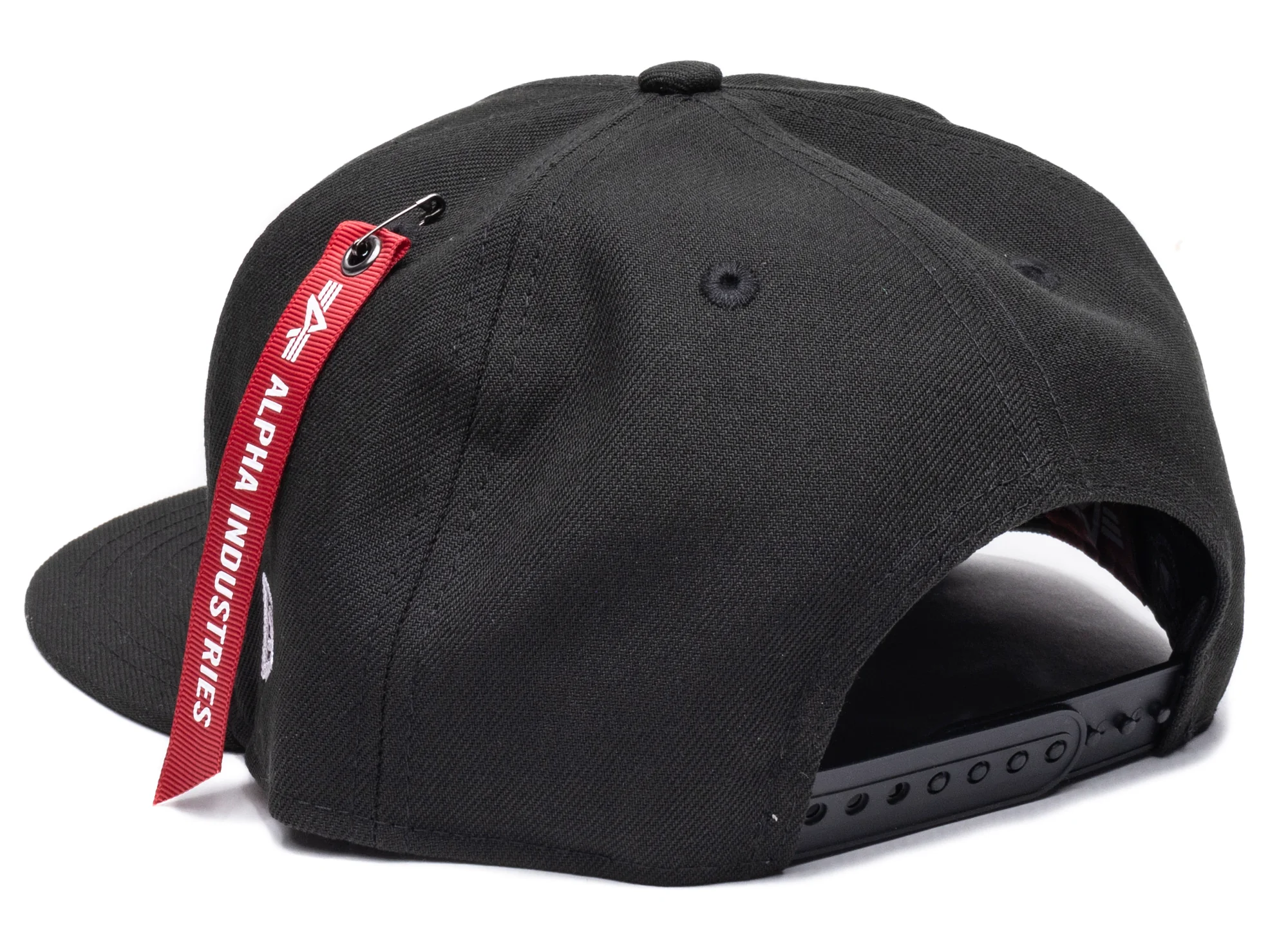 New Era Alpha Industries New York Yankees Snapback Hat in Black - Image 3