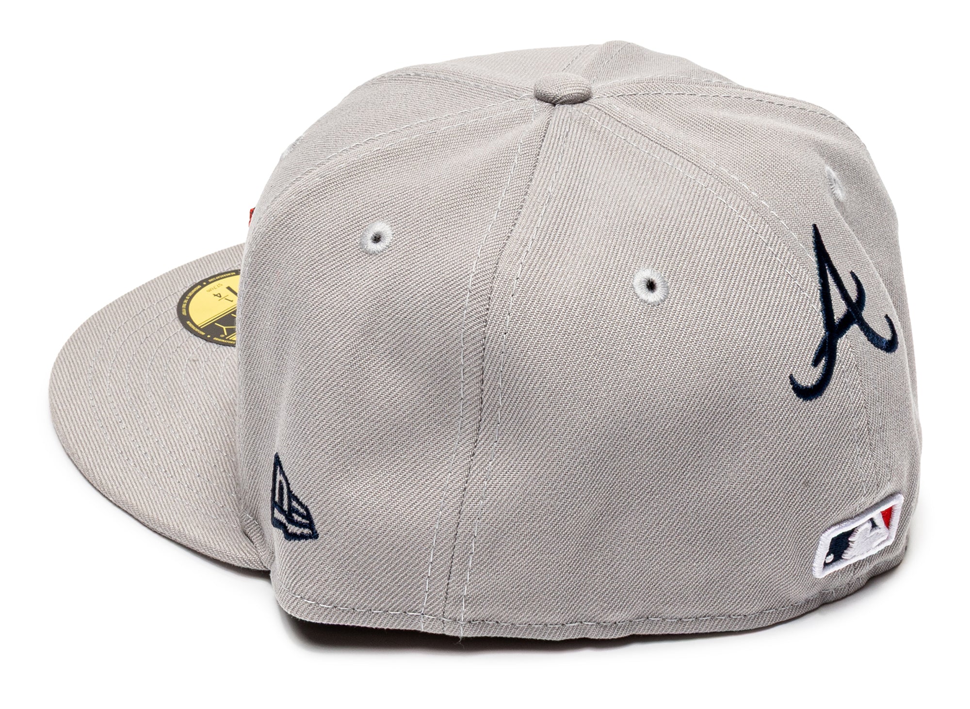 New Era Hyperfly 5950 Atlanta Braves Fitted Hat in Gray - Image 3