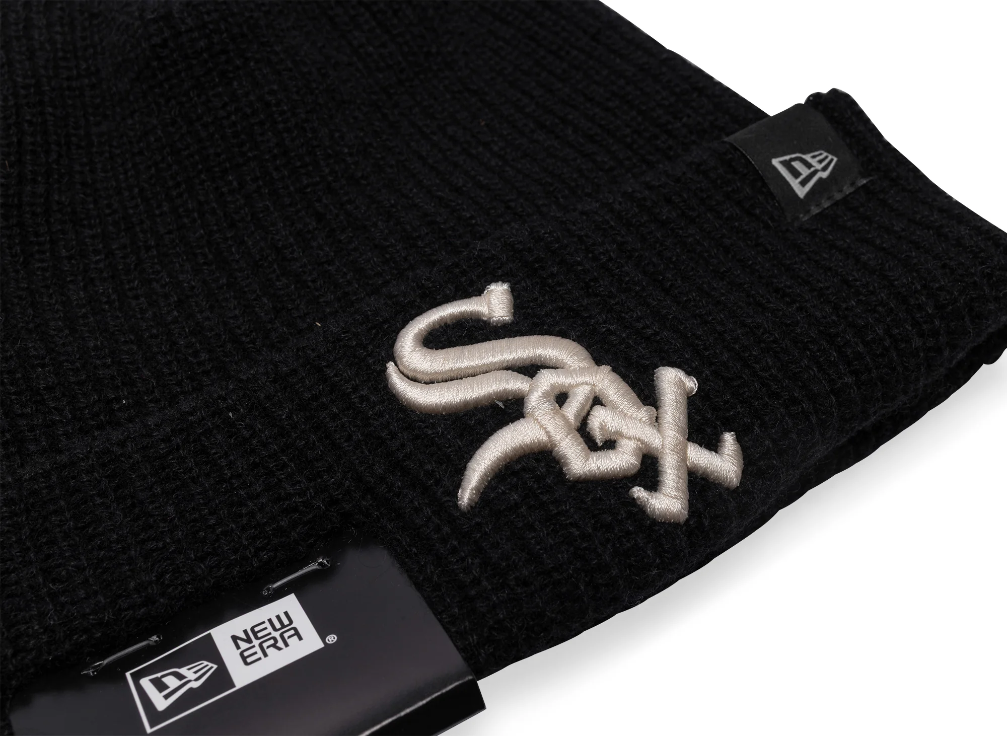 New Era MLB Black Cashmere Knit Chicago White Sox Beanie - Image 2