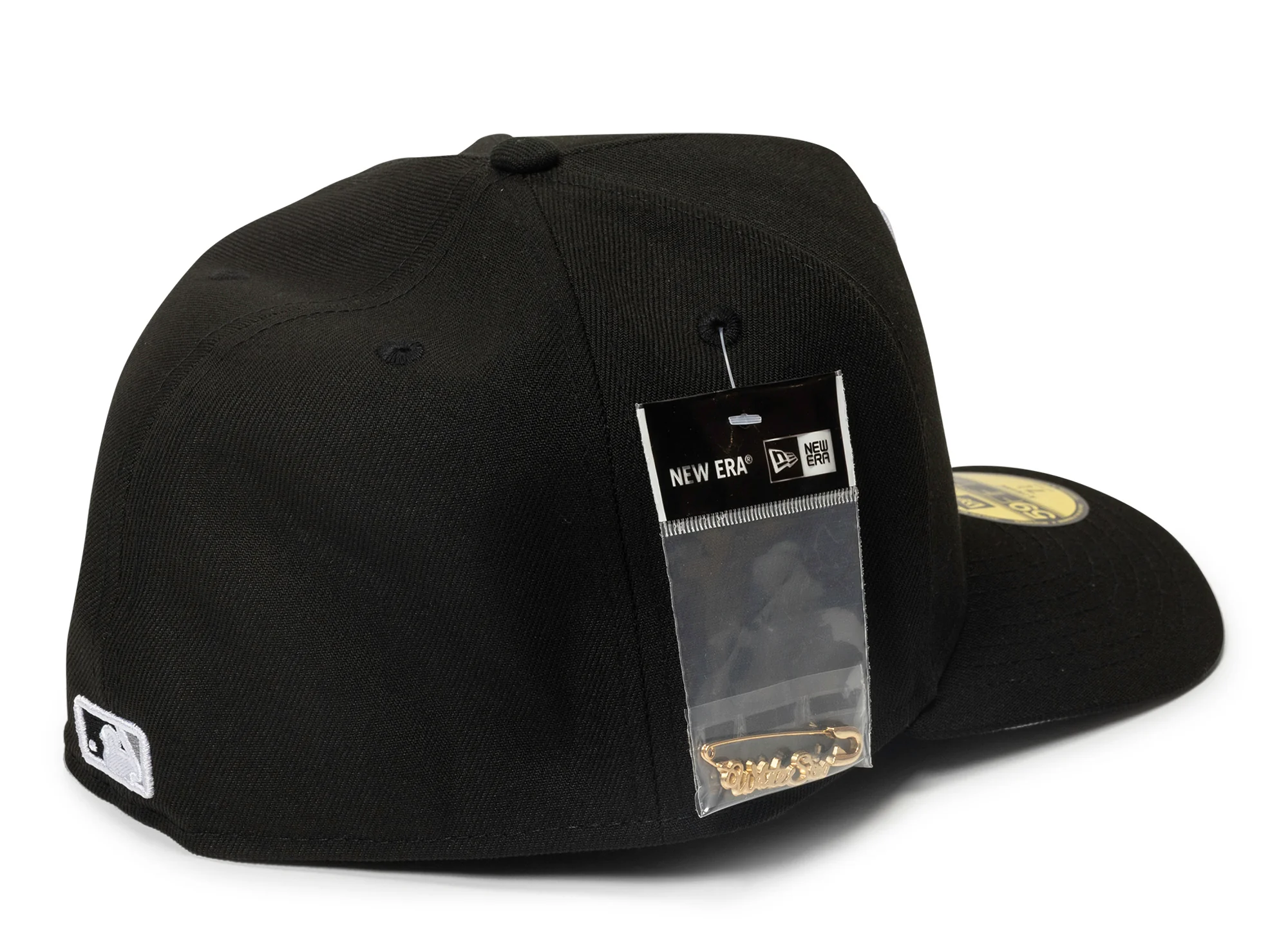 New Era Script Safety Pin Chicago White Socks Fitted Hat v2 - Image 2