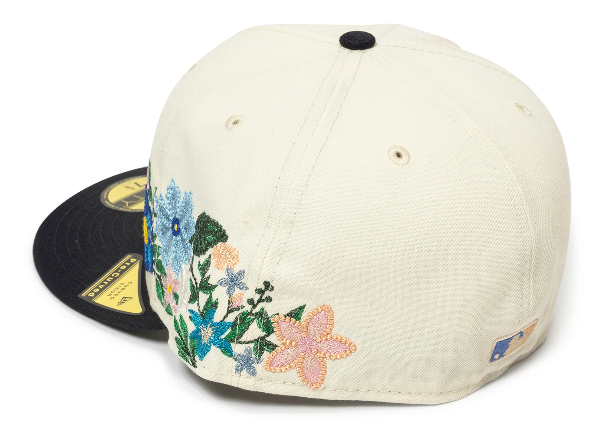 New Era Tonal Florals New York Yankees Fitted Hat - Image 2