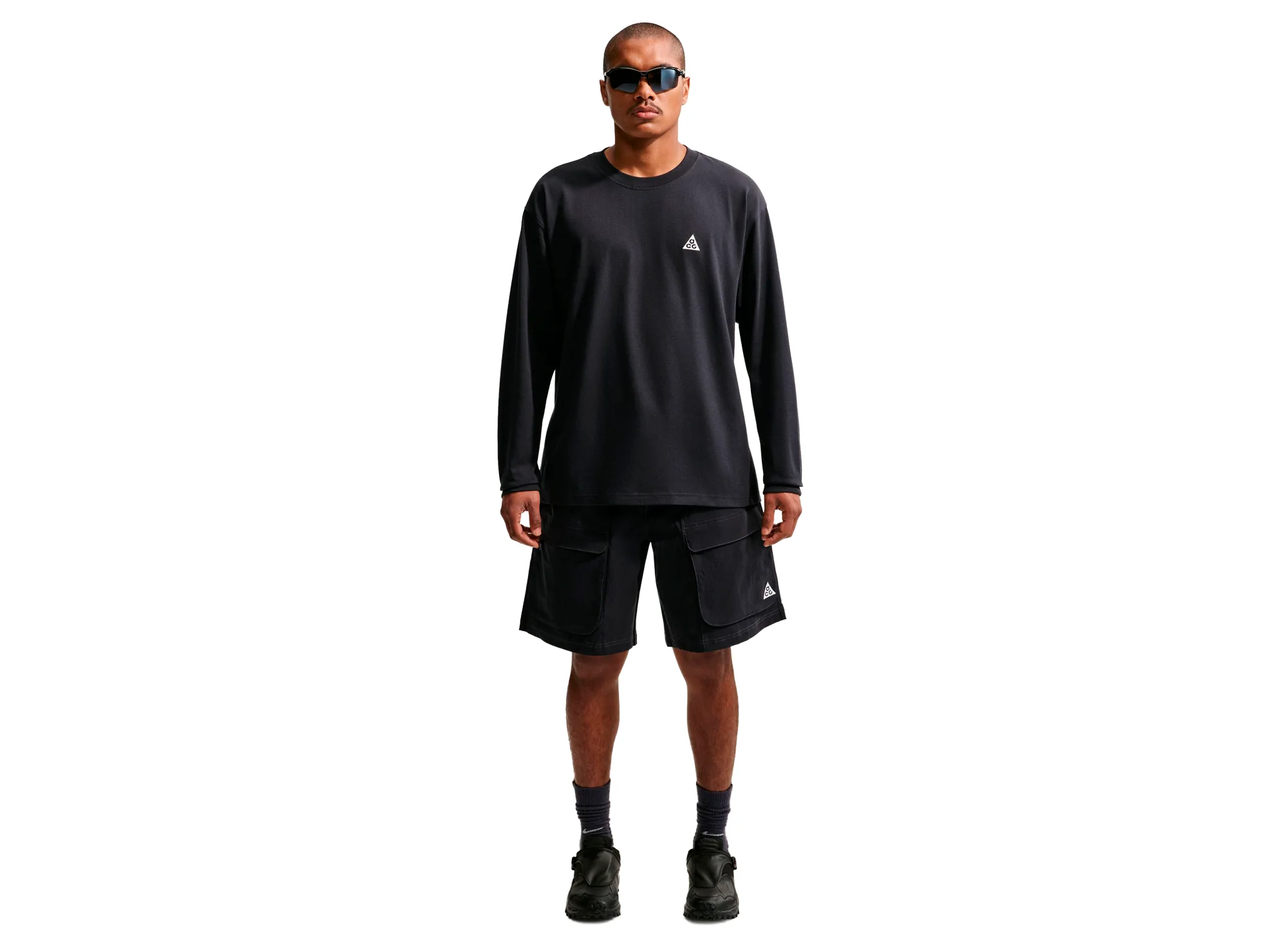 Nike ACG "Smith Summit" Cargo Shorts in Black / Anthracite