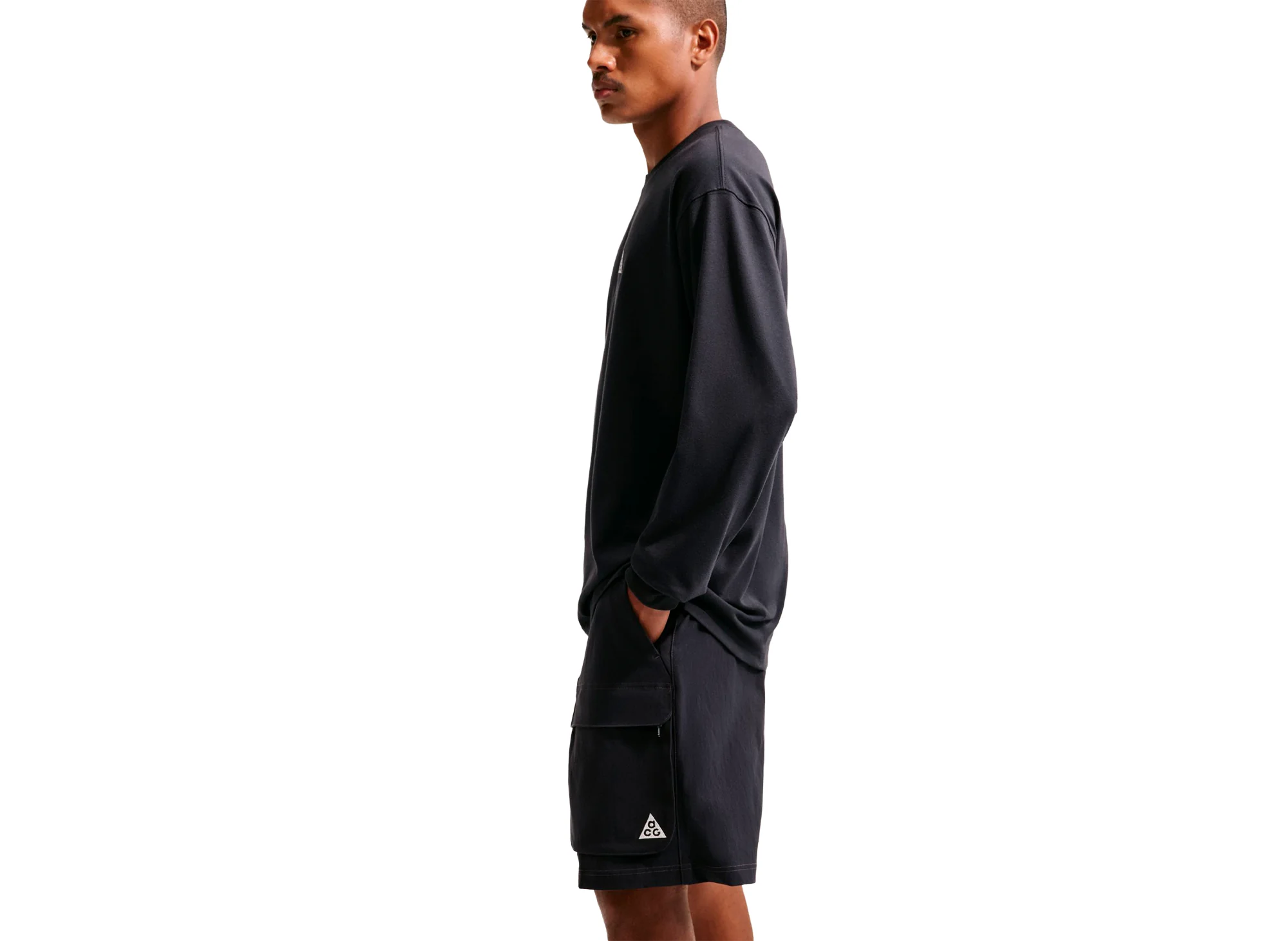 Nike ACG "Smith Summit" Cargo Shorts in Black / Anthracite - Image 4