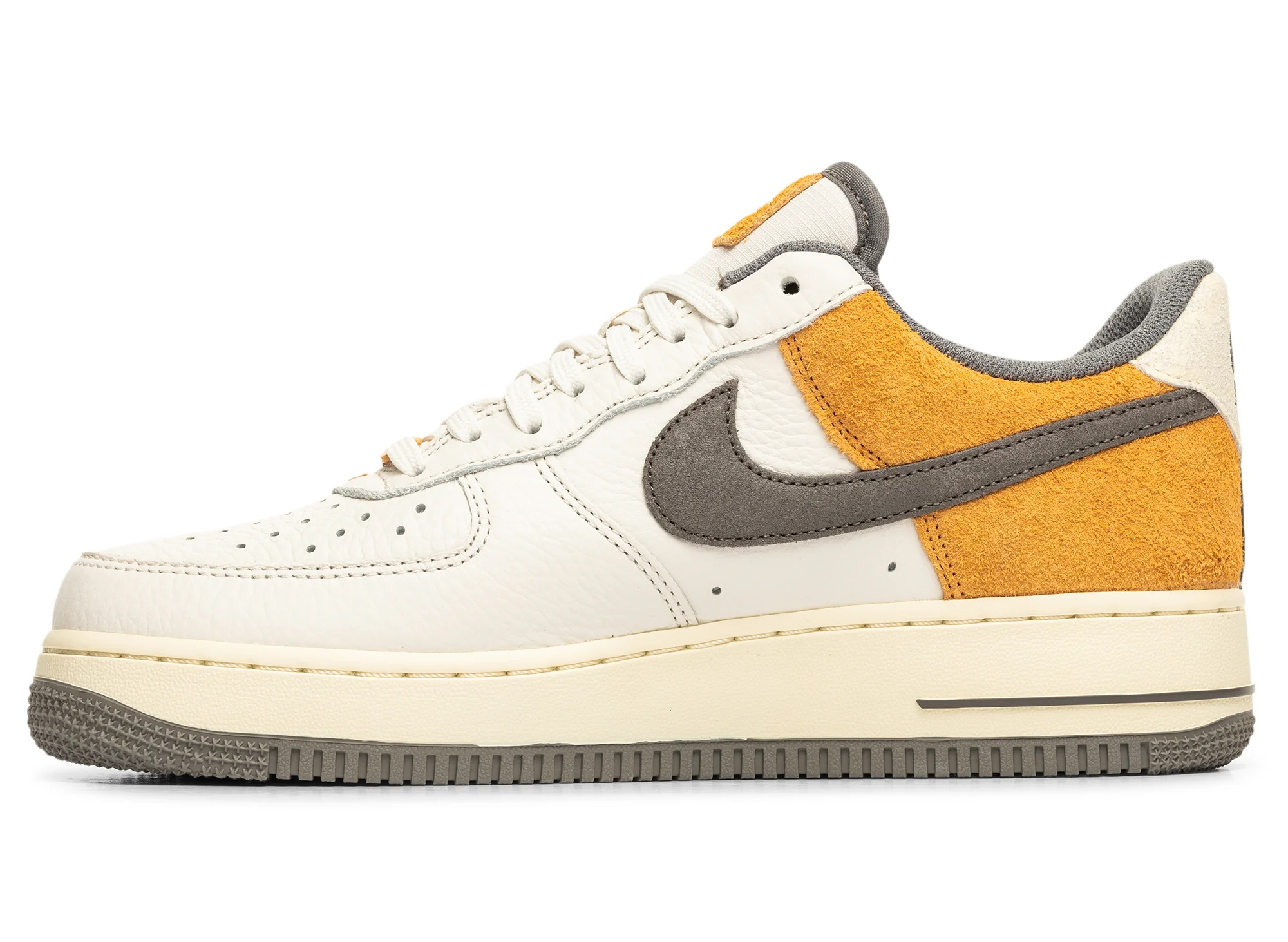 Nike Air Force 1 '07 LV8 - Image 3