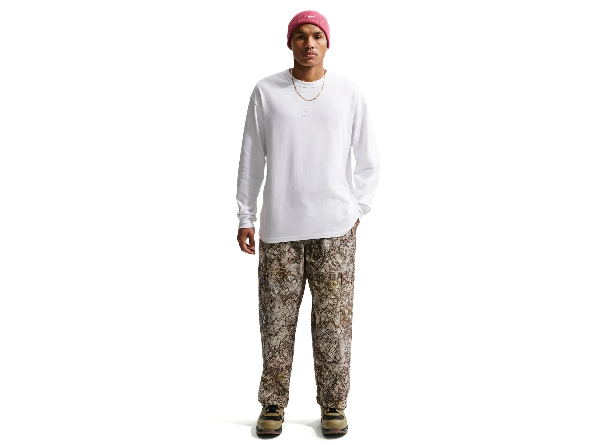 Nike Club Woven Cargo Pants in Khaki