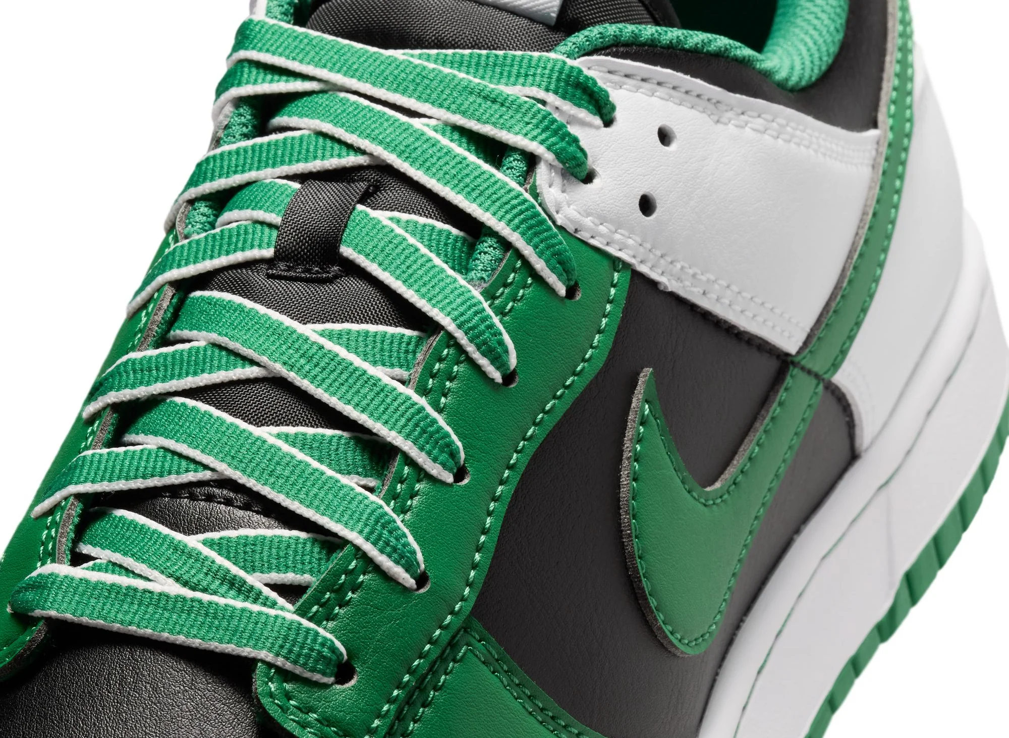 Nike Dunk Low Retro in Black / Clover - Image 7