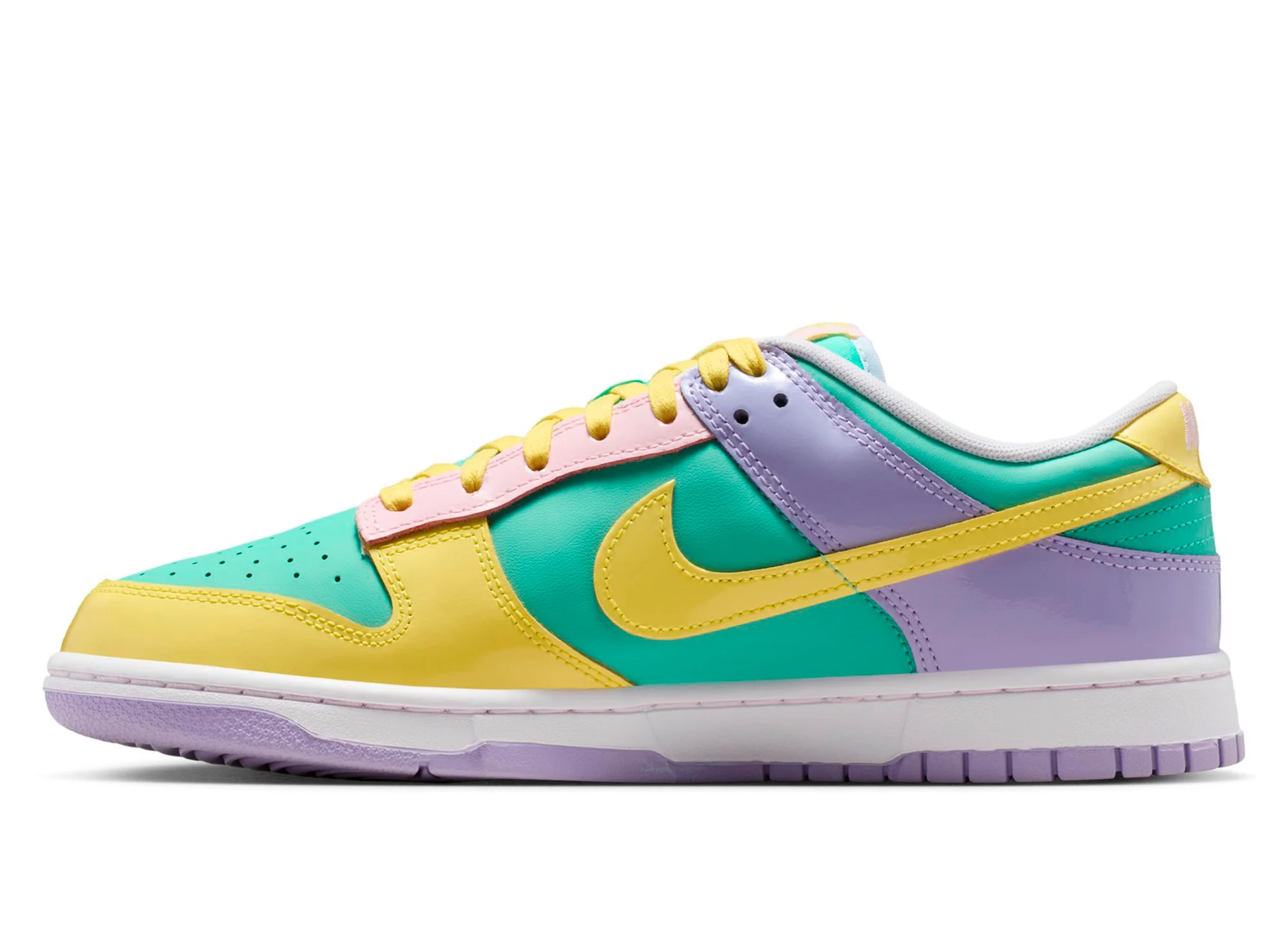 Nike Dunk Low Retro in Emerald Rise / Yellow Pulse - Image 3