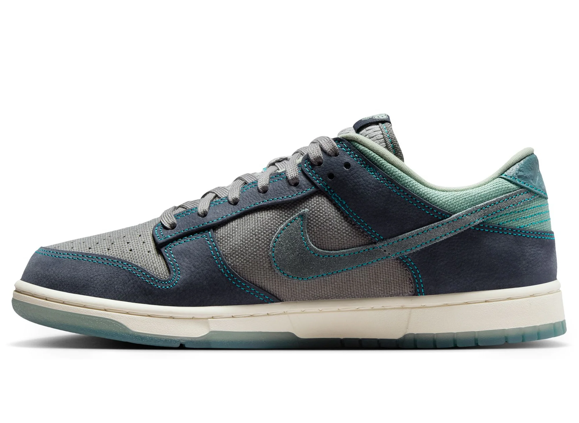 Nike Dunk Low Retro SE - Image 3