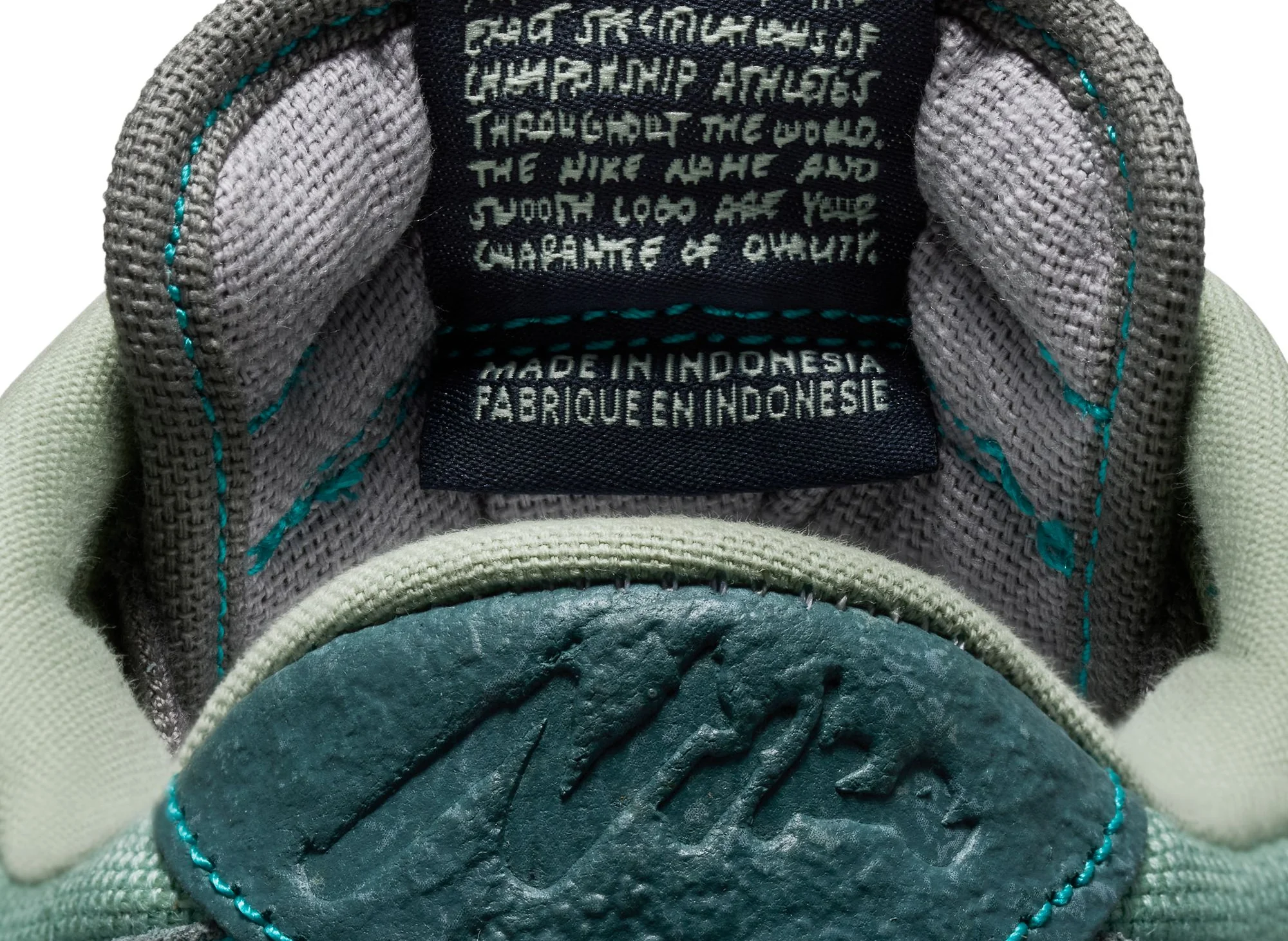 Nike Dunk Low Retro SE - Image 9