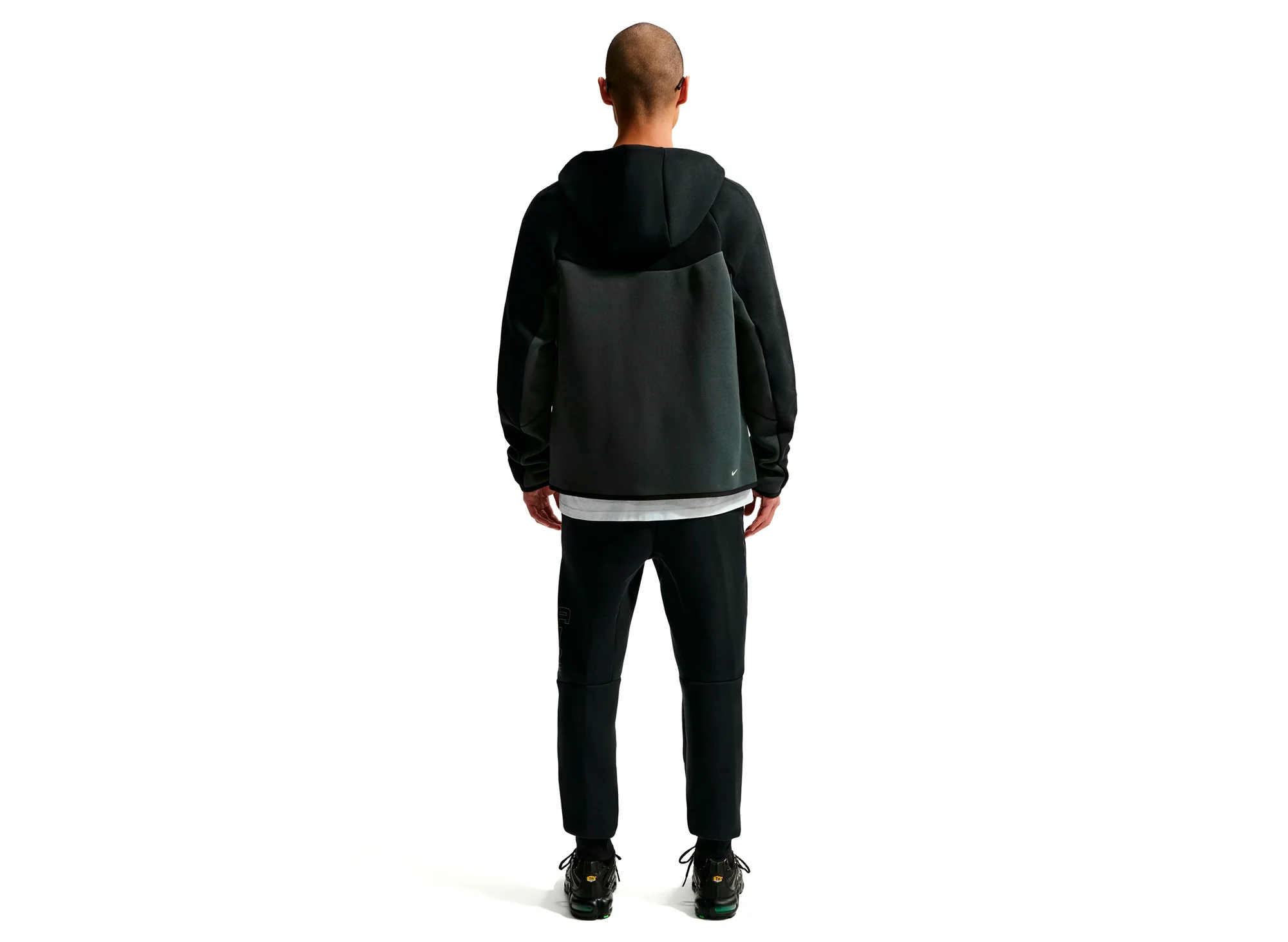 Nike Tech Fleece Full-Zip Windrunner Jacket in Black - Image 2