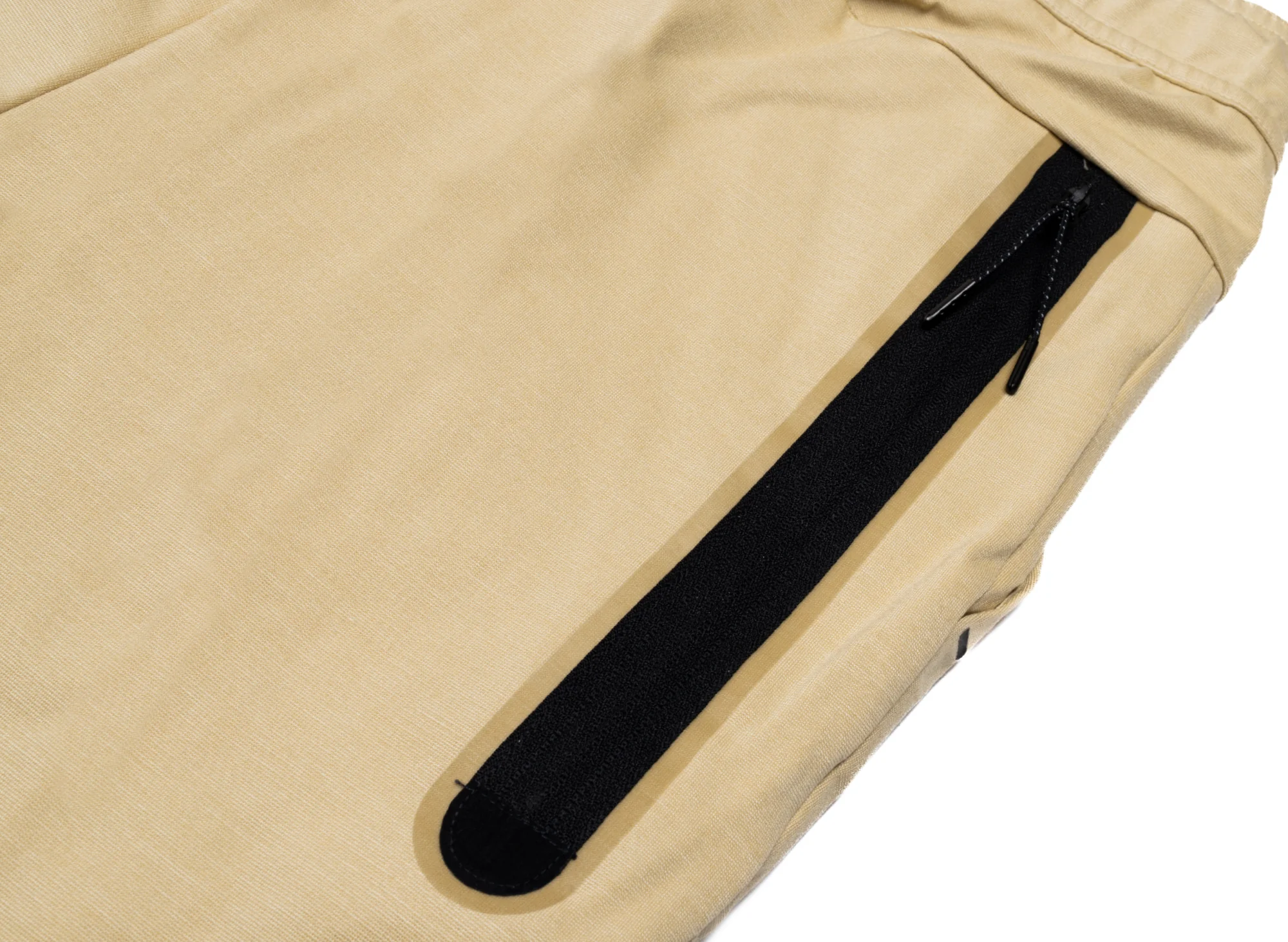 Nike Tech Fleece Lightweight Joggers in Team Gold - Image 2
