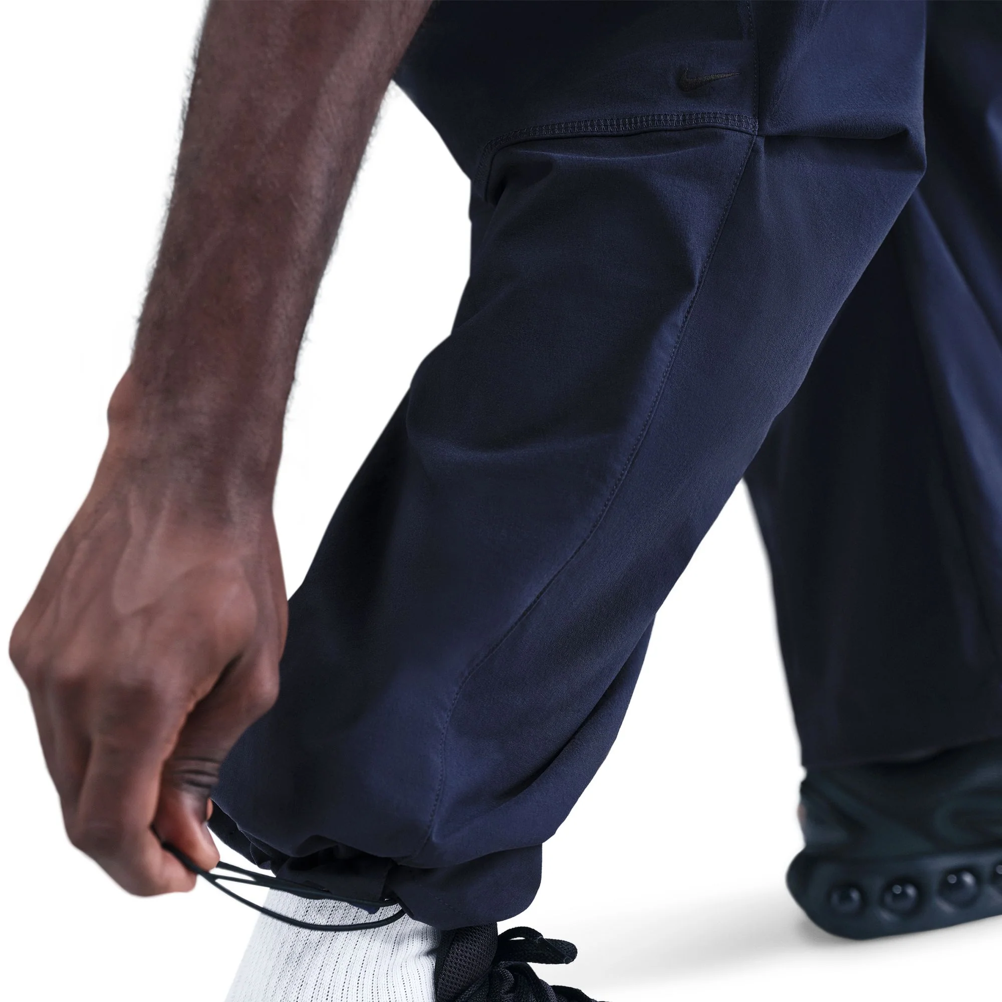 Nike Tech Woven Pants - Image 3