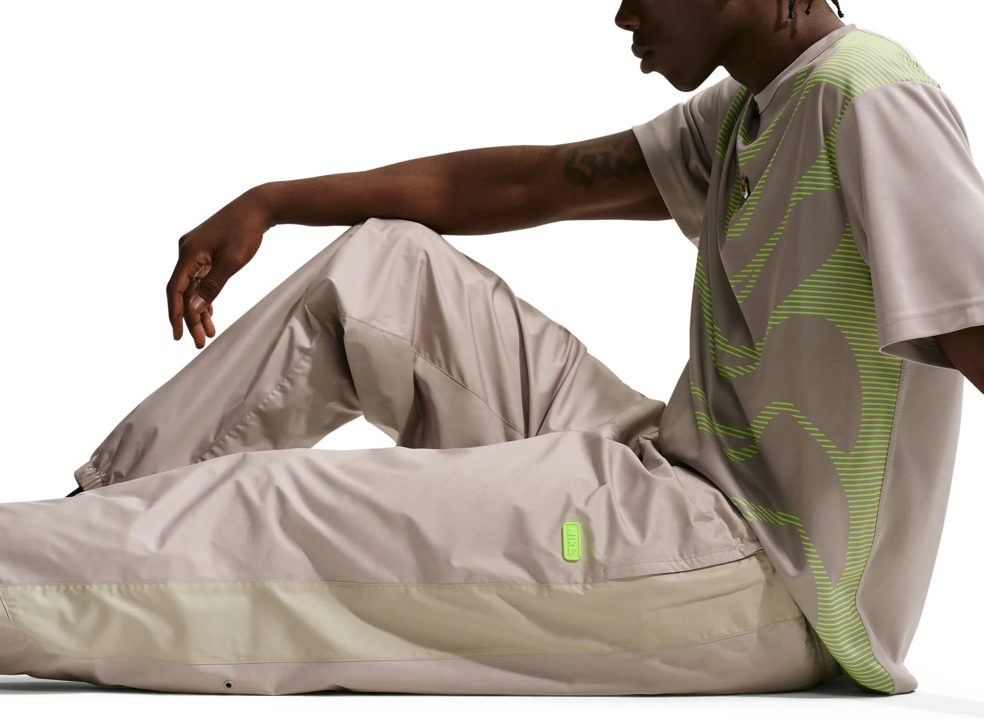 Nike Windrunner Woven Graphic Pants - Image 3