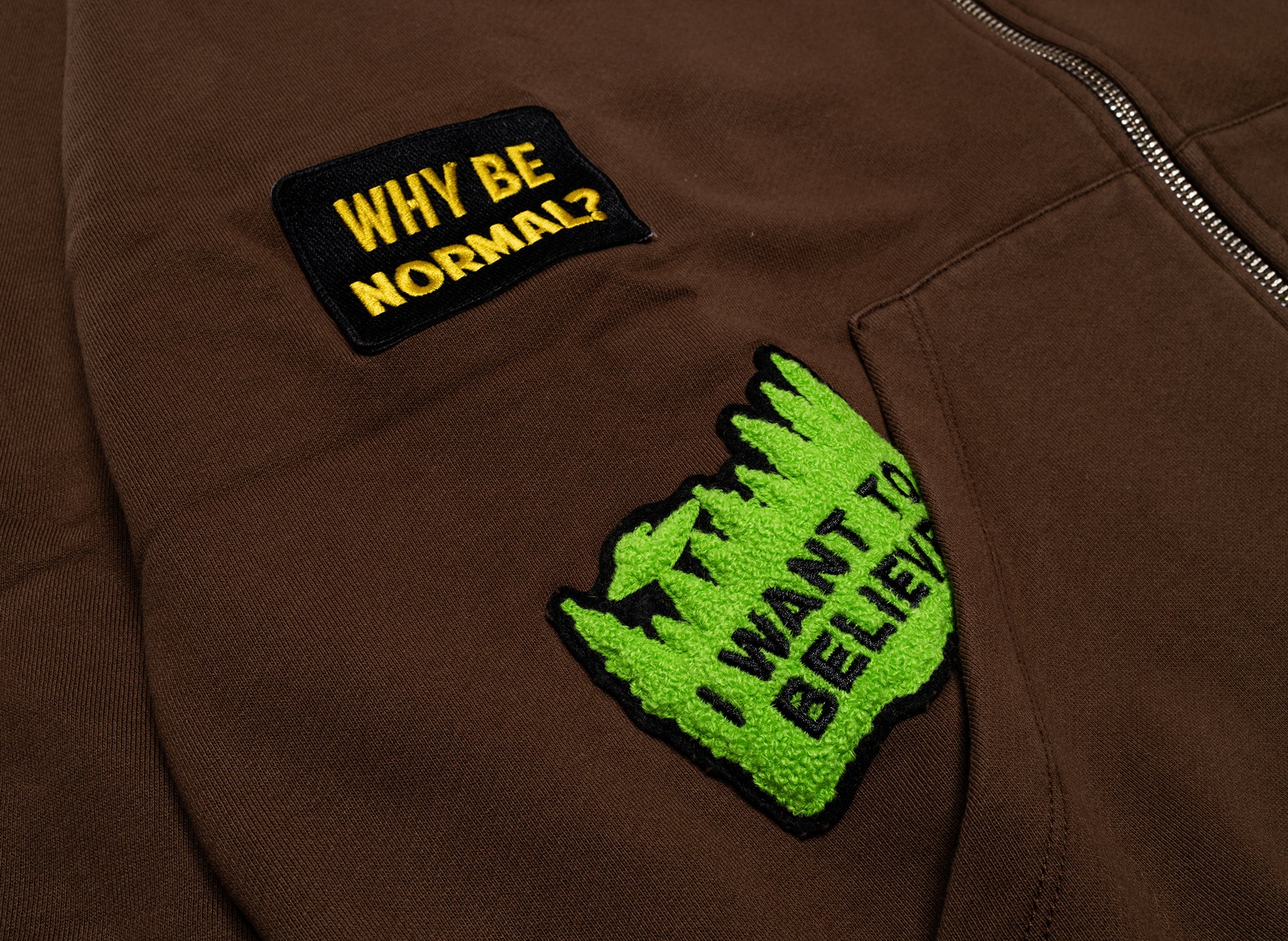 No Problemo Sticker Zip Thru Hoodie in Brown - Image 3