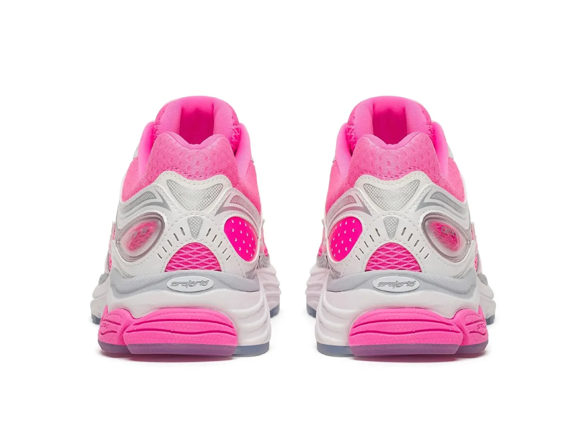 Saucony Progrid Omni 9 in Pink - Image 2
