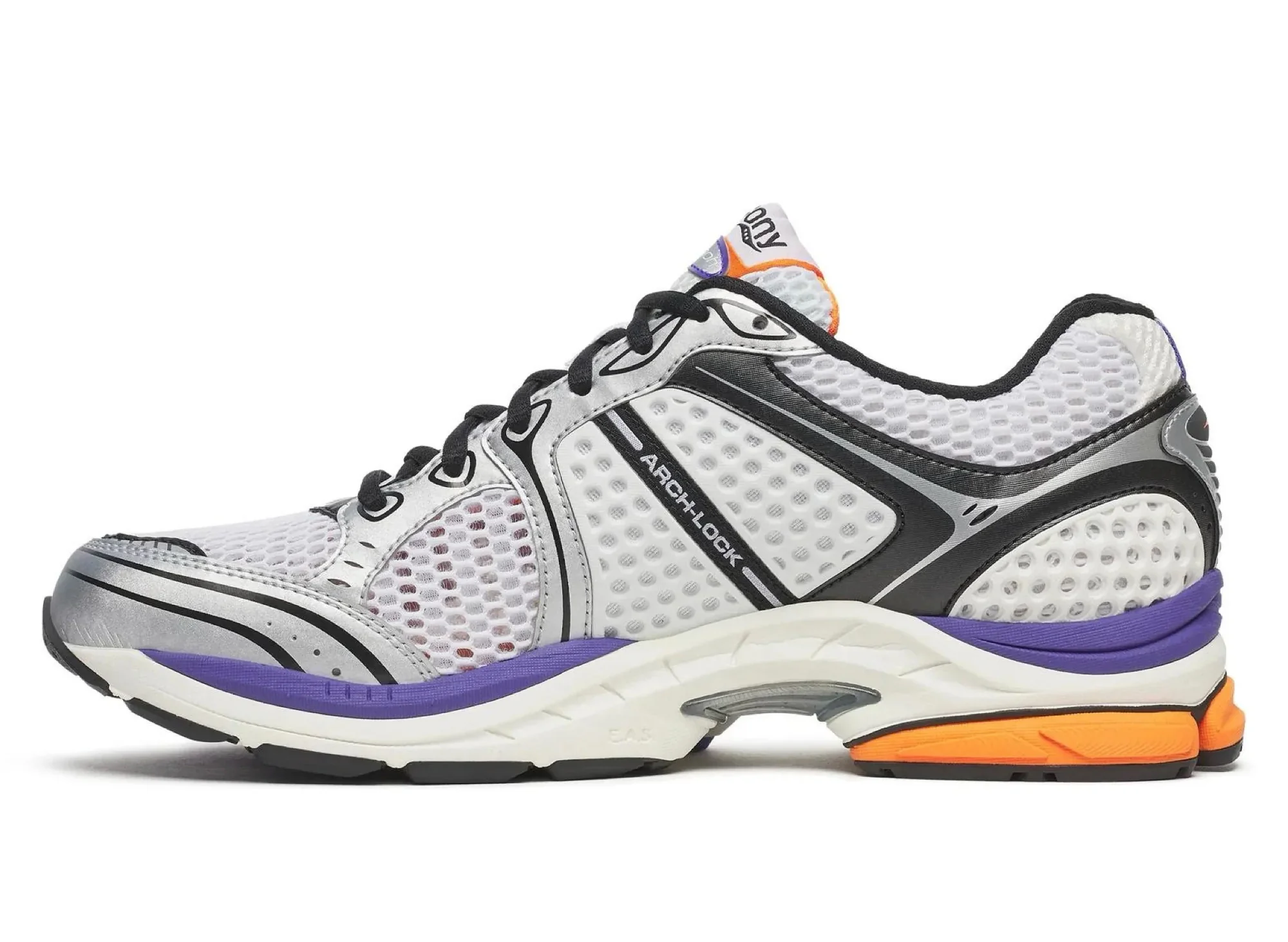 Saucony Progrid Triumph 4 in White - Image 3