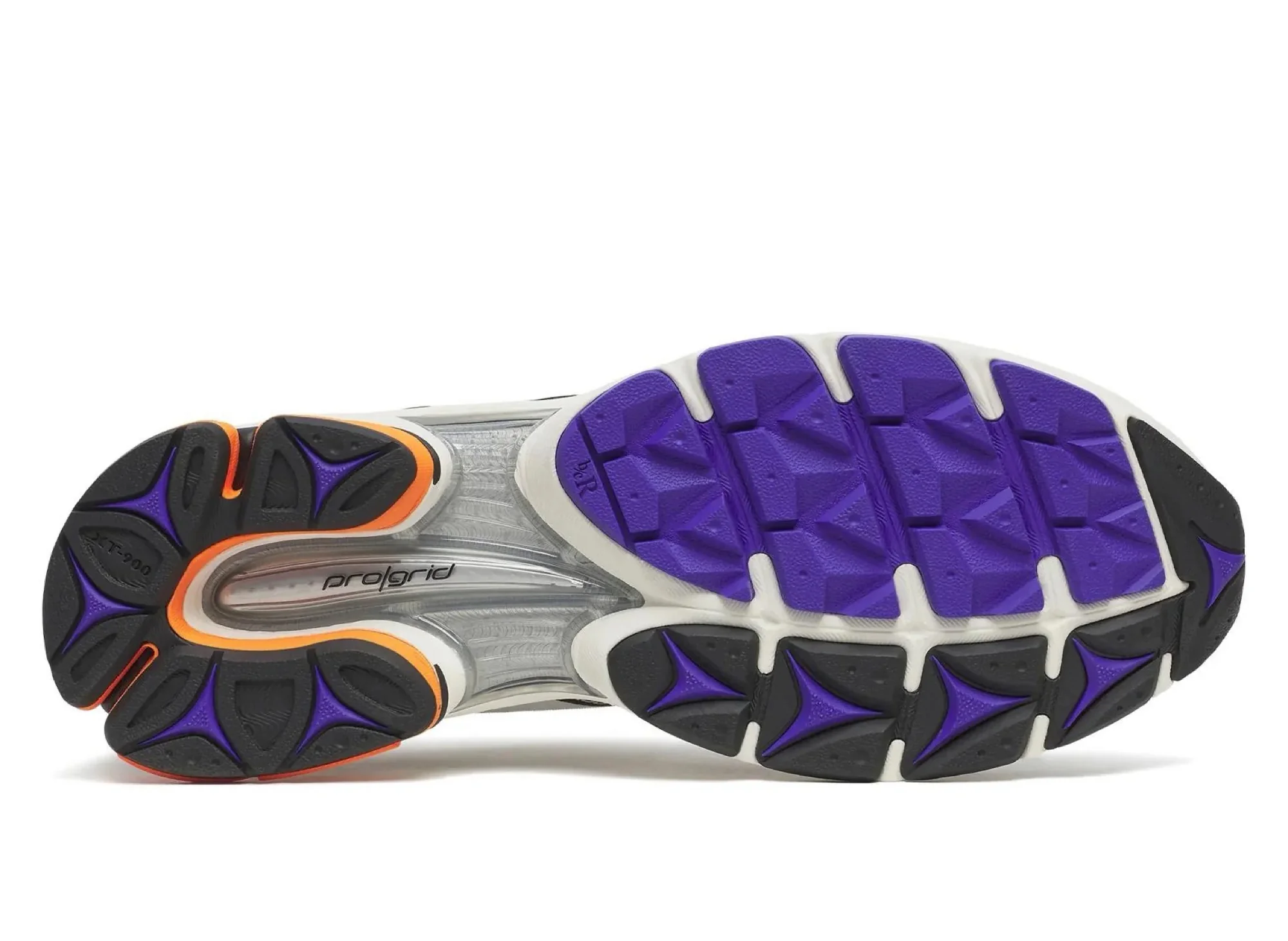 Saucony Progrid Triumph 4 in White - Image 5
