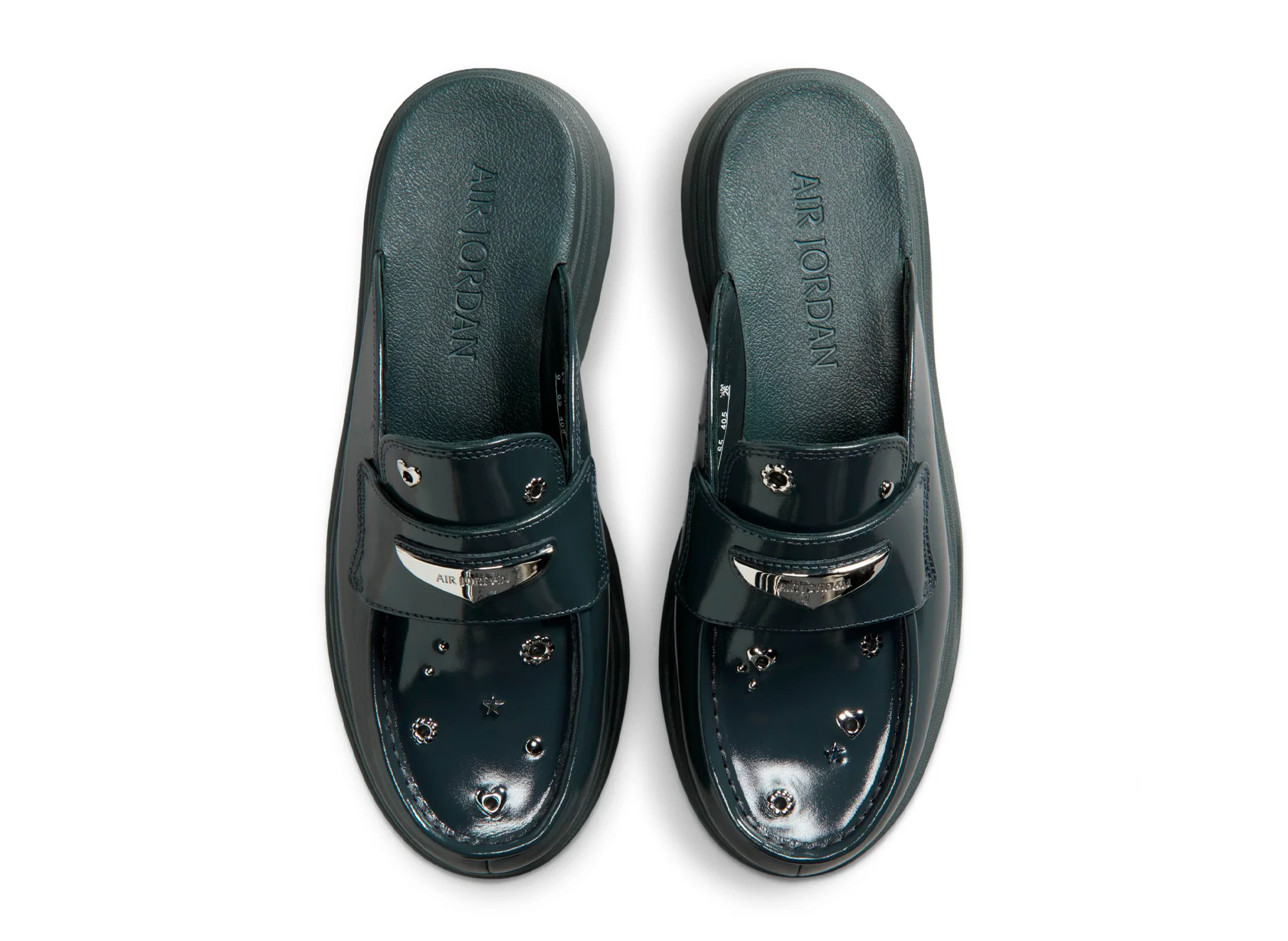 Women's Air Jordan Mule SE in Anthracite / Metallic Silver - Image 3
