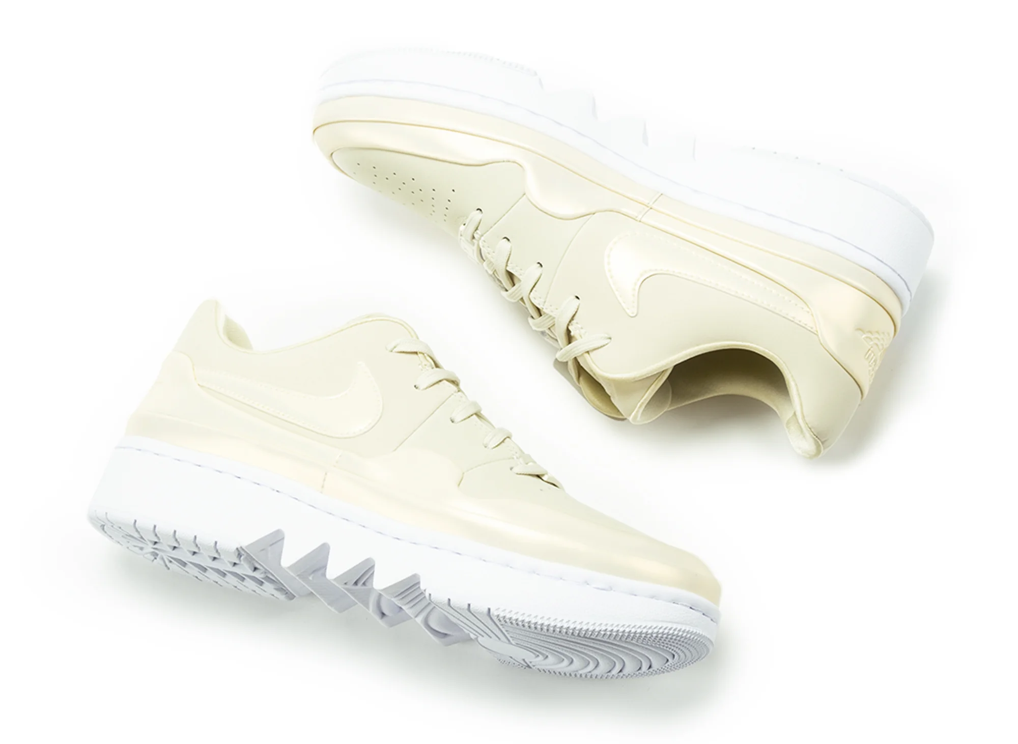Women's AJ 1 Jester XX Low Laced SE - Image 4