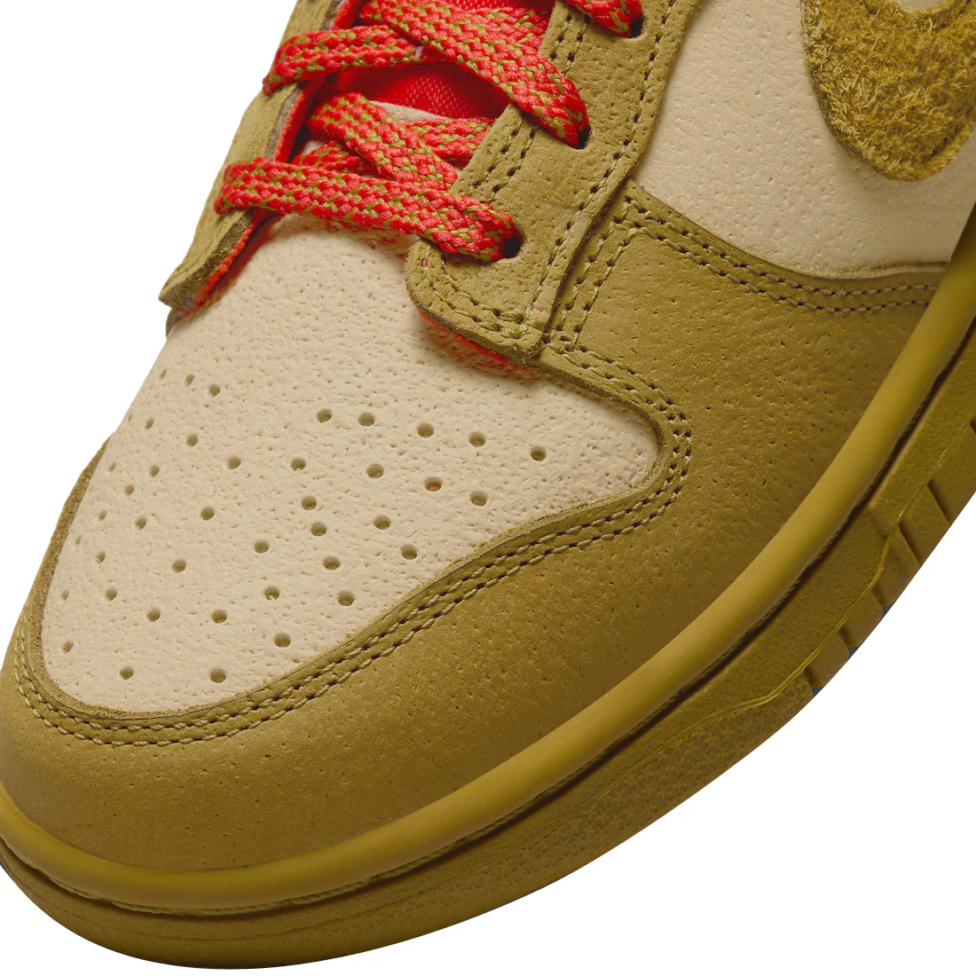 Women's Nike Dunk Low - Image 3