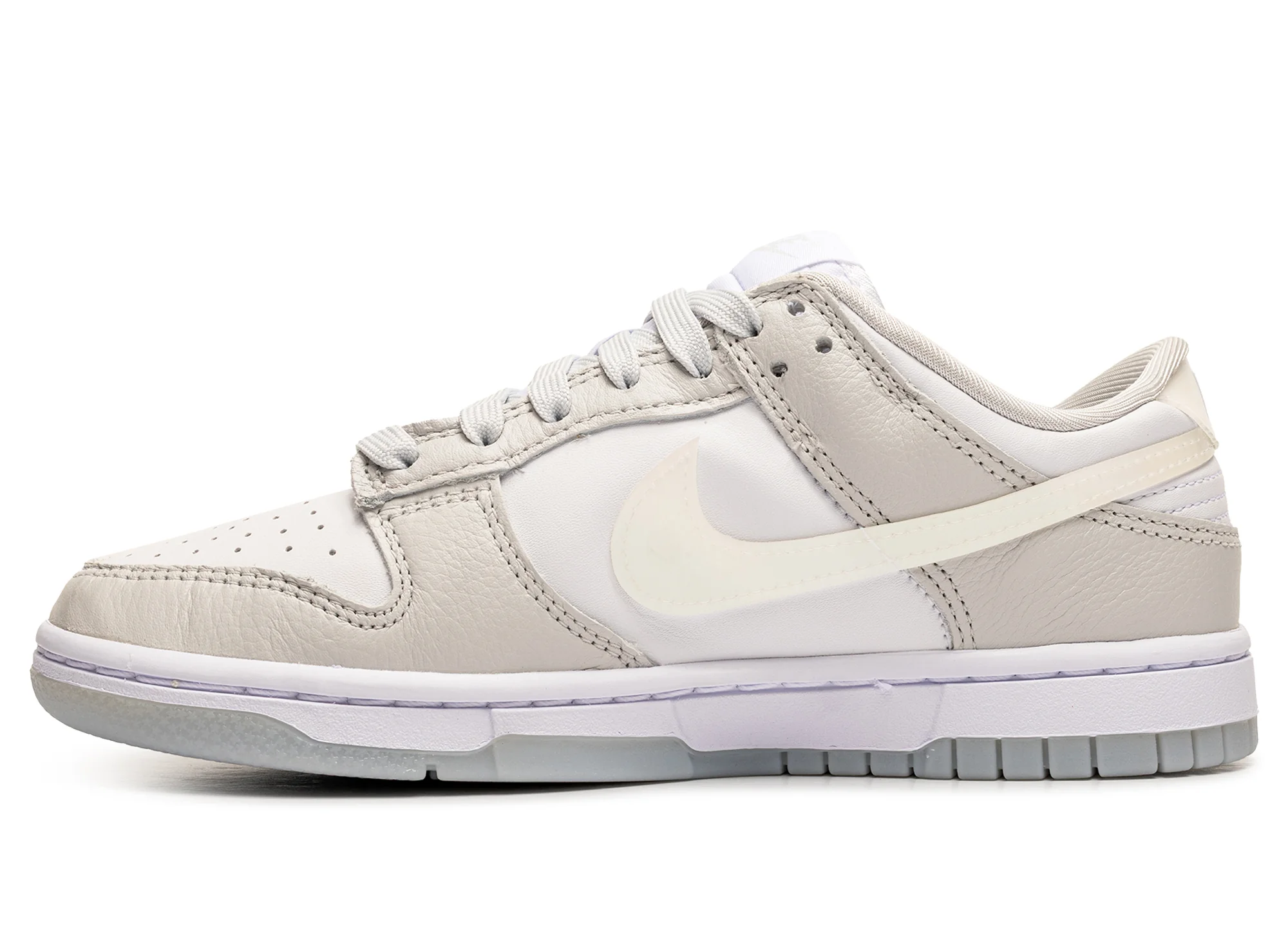 Women's Nike Dunk Low - Image 3