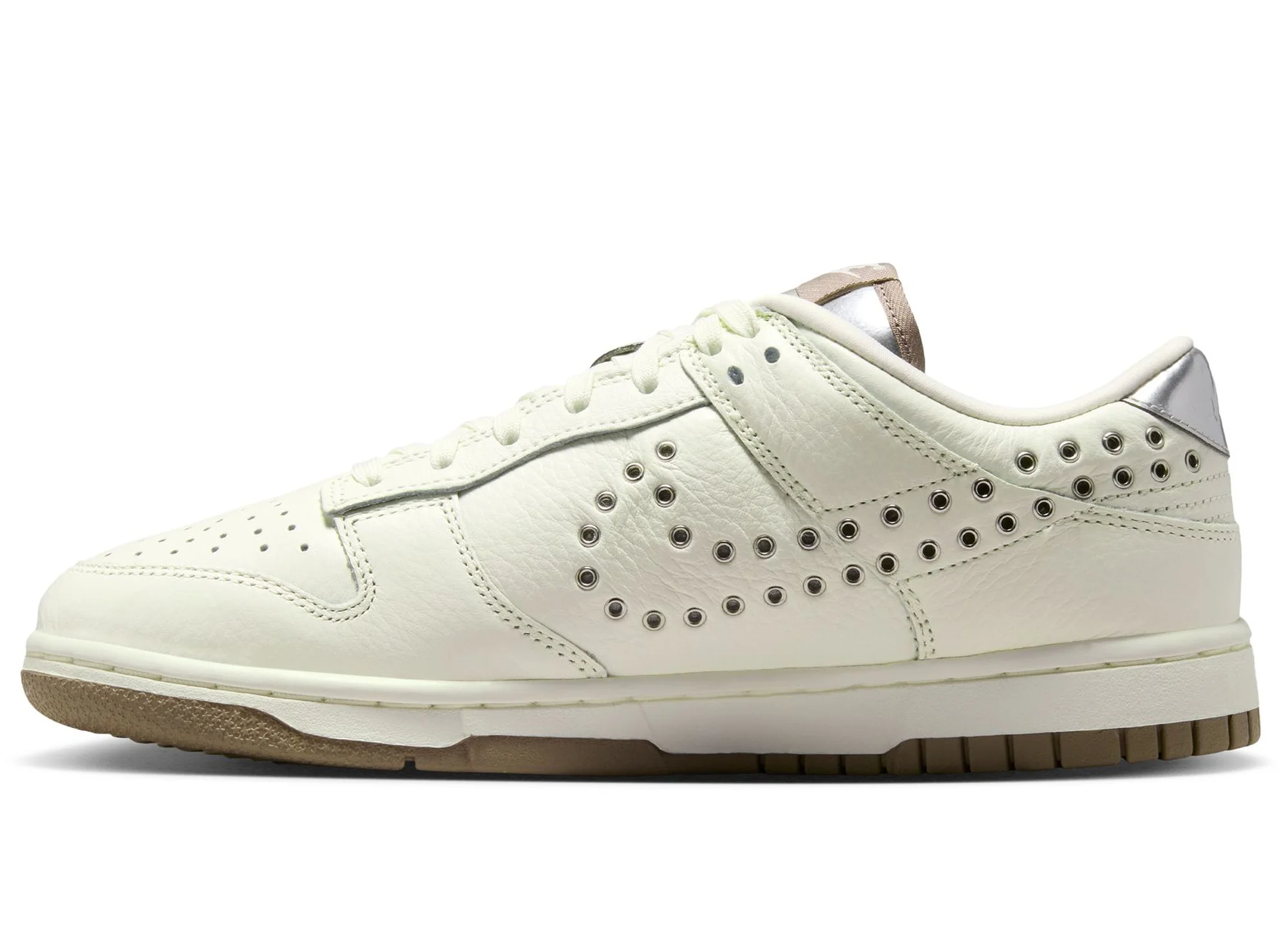 Women's Nike Dunk Low - Image 3