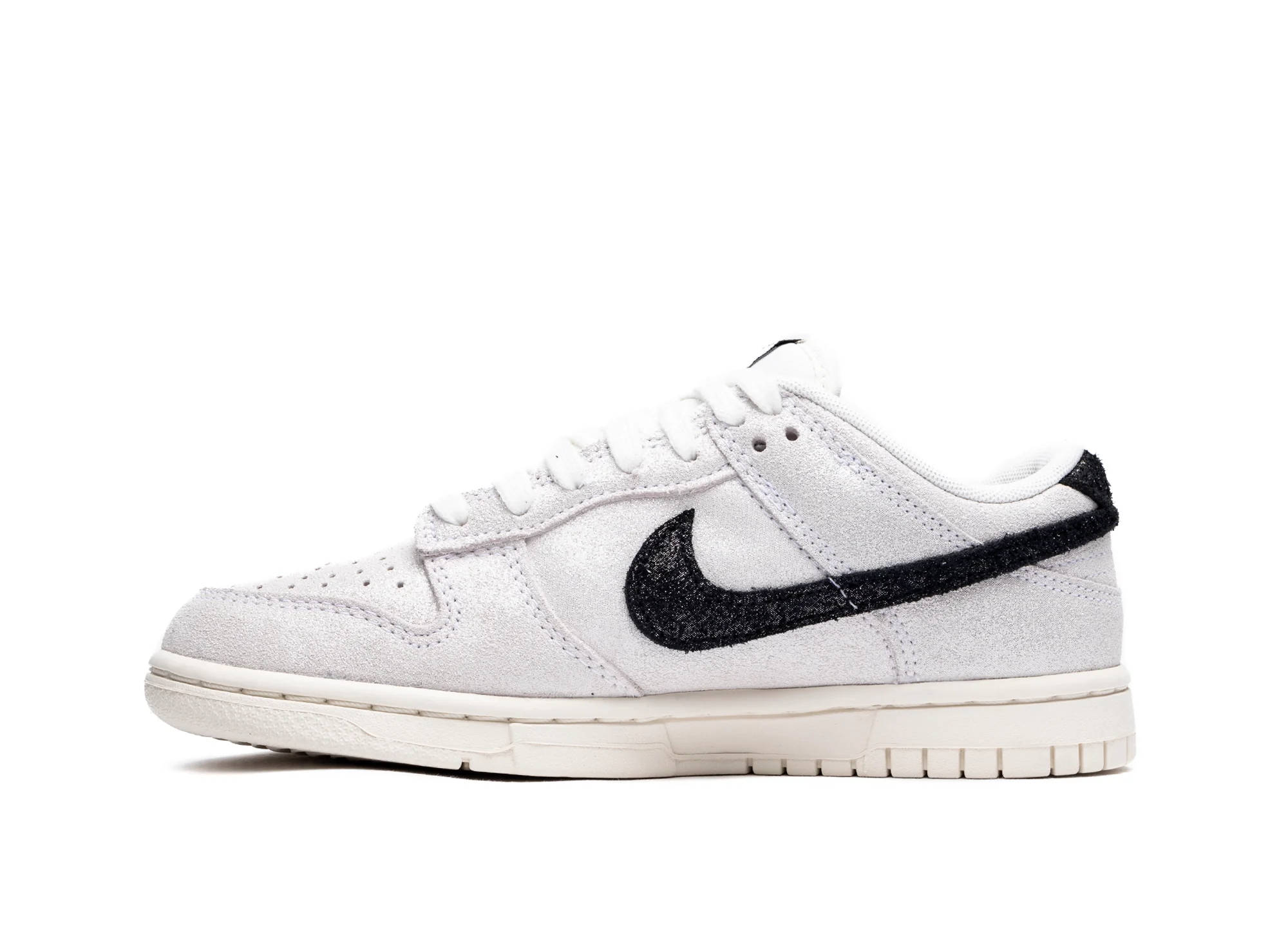Women's Nike Dunk Low SE - Image 3
