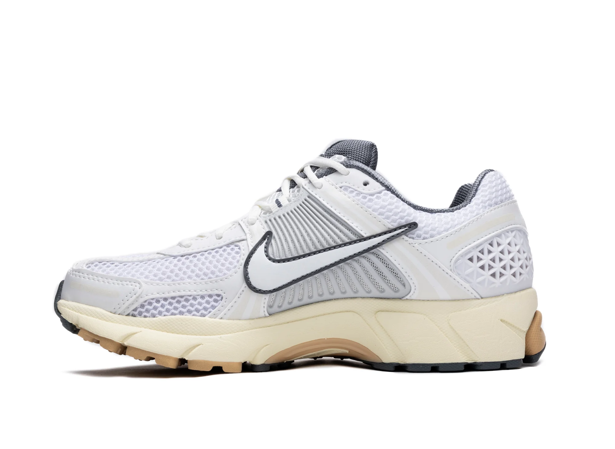 Women's Nike Zoom Vomero 5 - Image 3