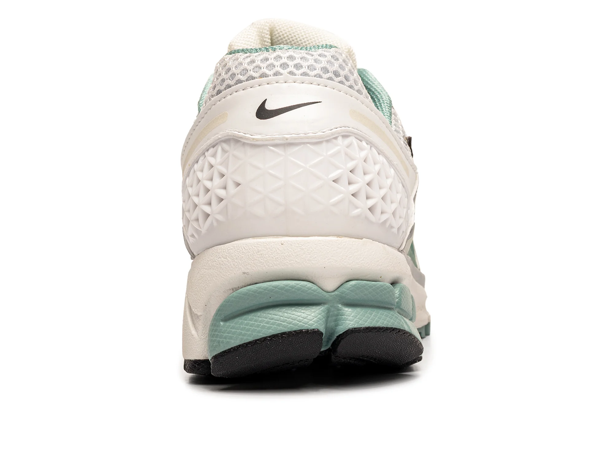 Women's Nike Zoom Vomero 5 - Image 2