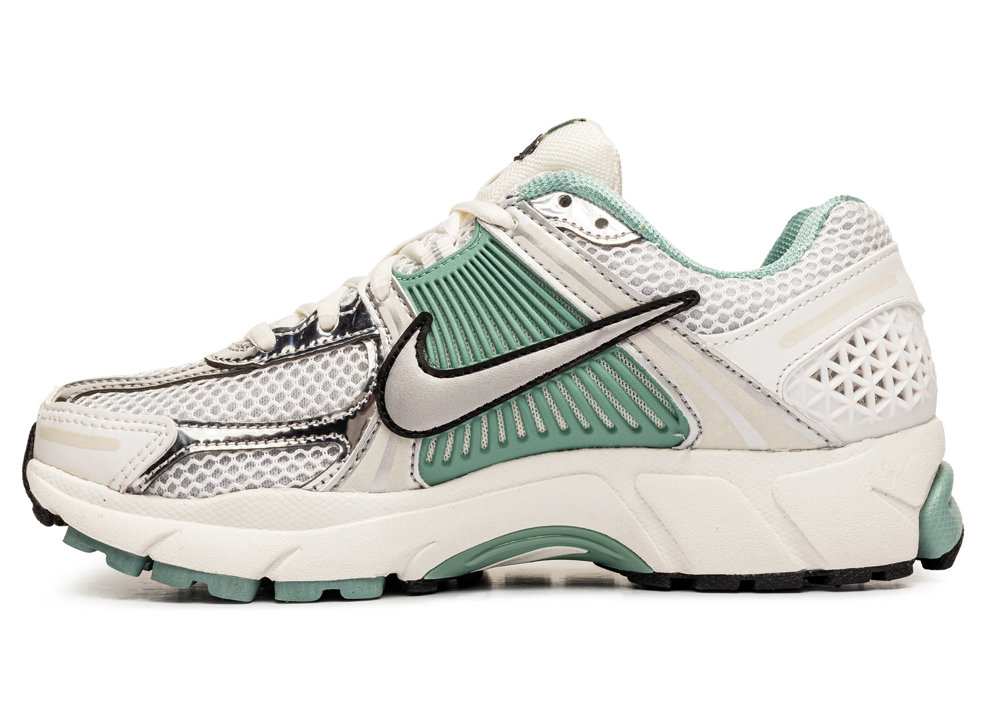 Women's Nike Zoom Vomero 5 - Image 3