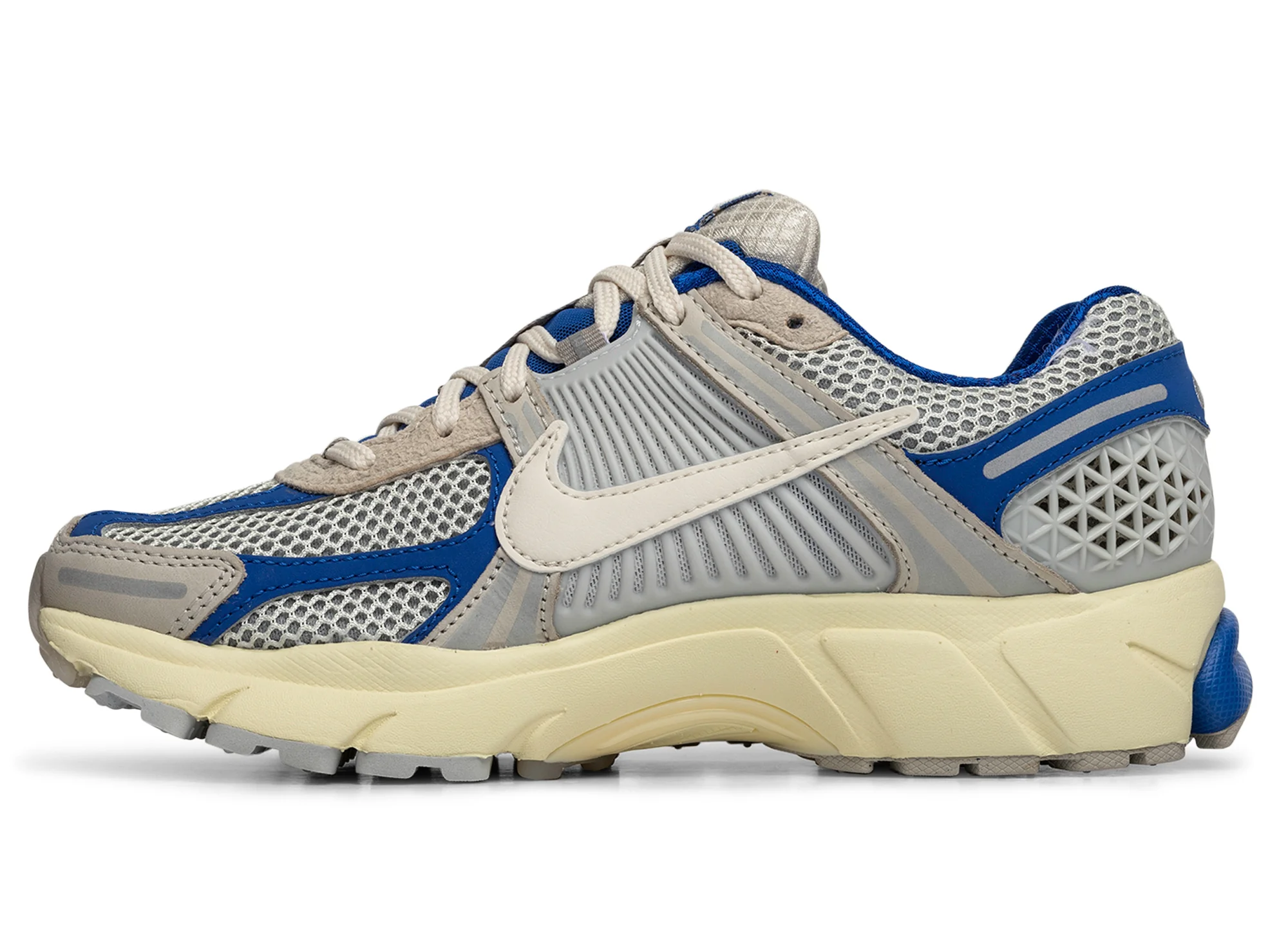 Women's Nike Zoom Vomero 5 - Image 3