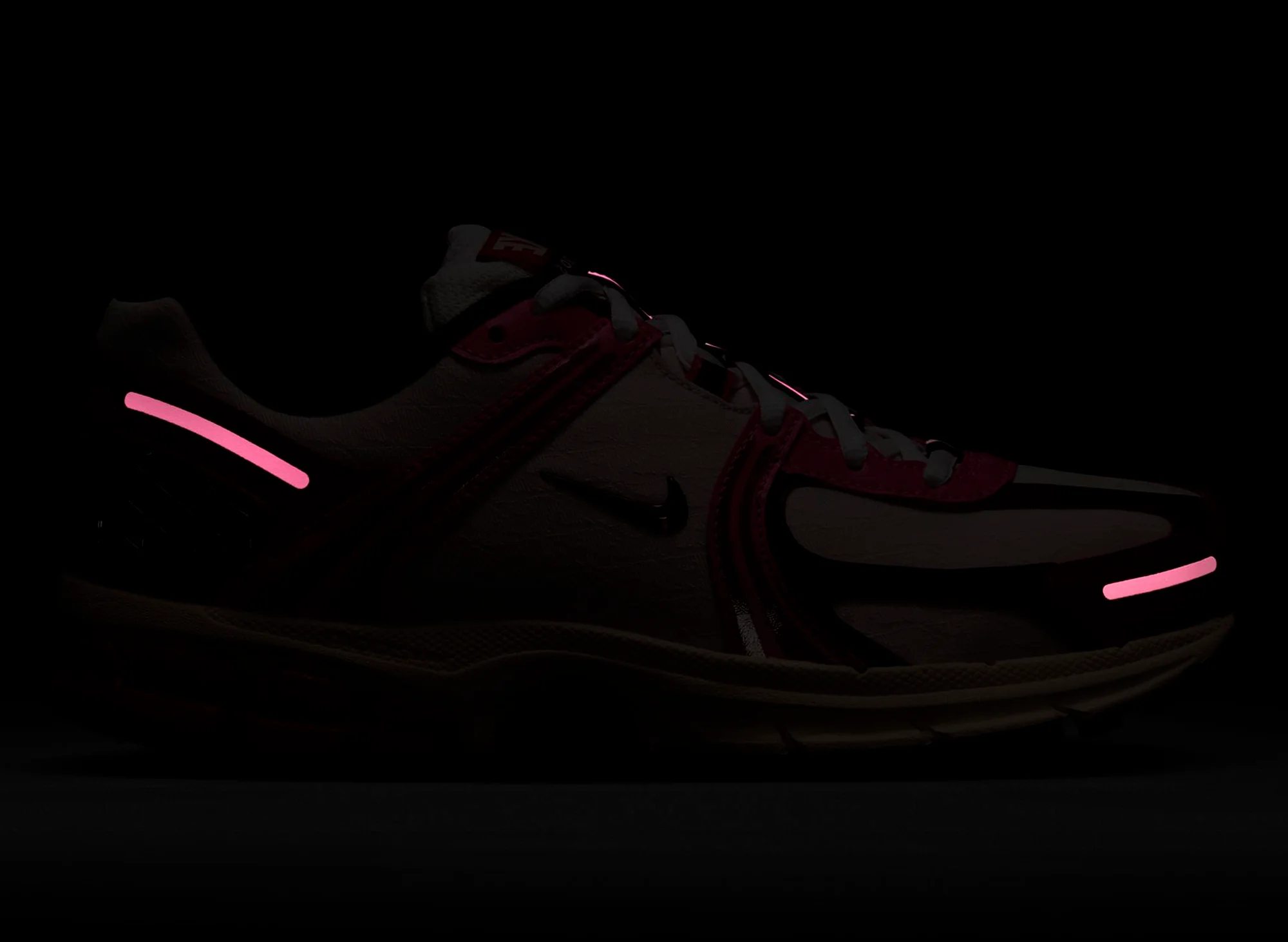Women's Nike Zoom Vomero 5 - Image 6