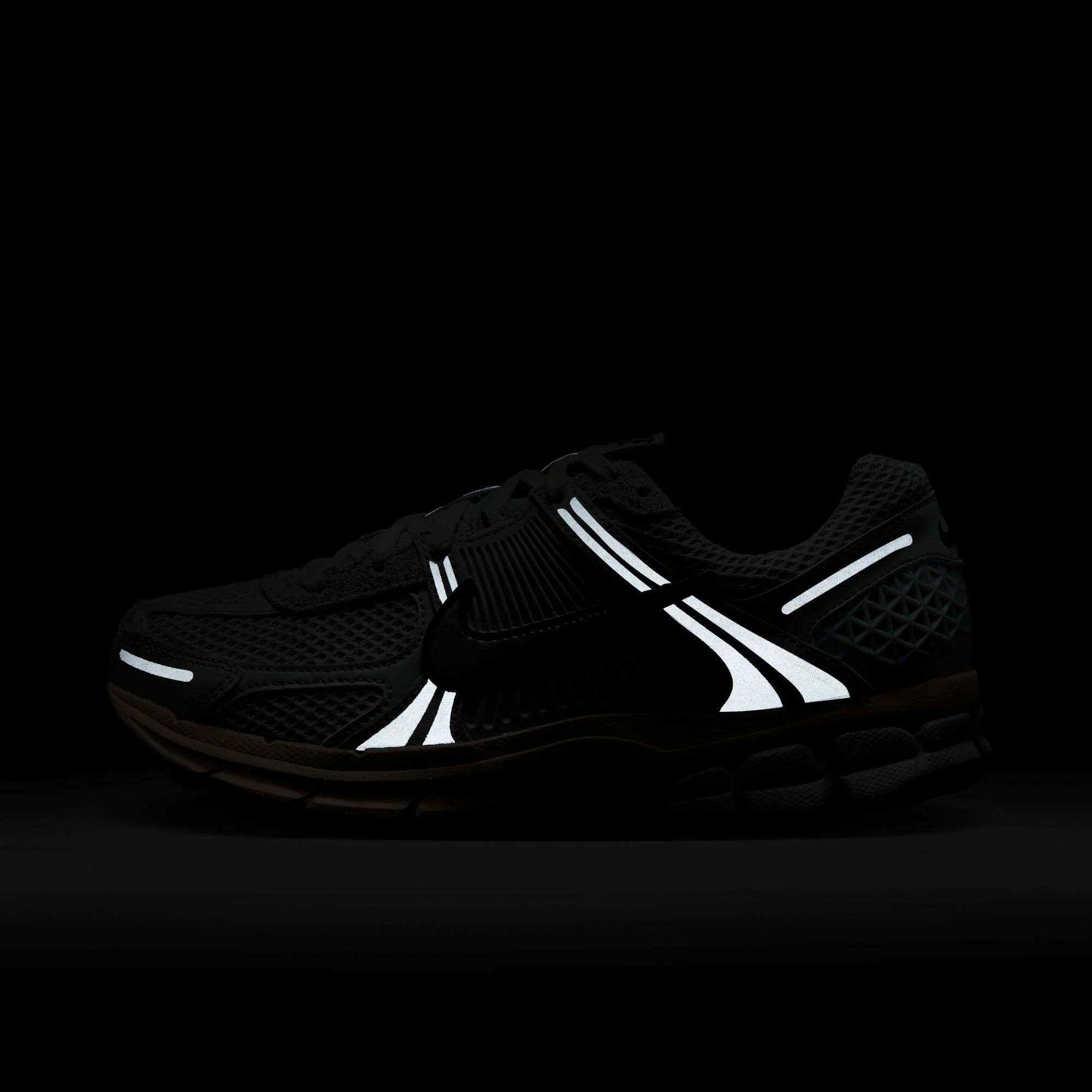 Women's Nike Zoom Vomero 5 'Pure Platinum' - Image 6