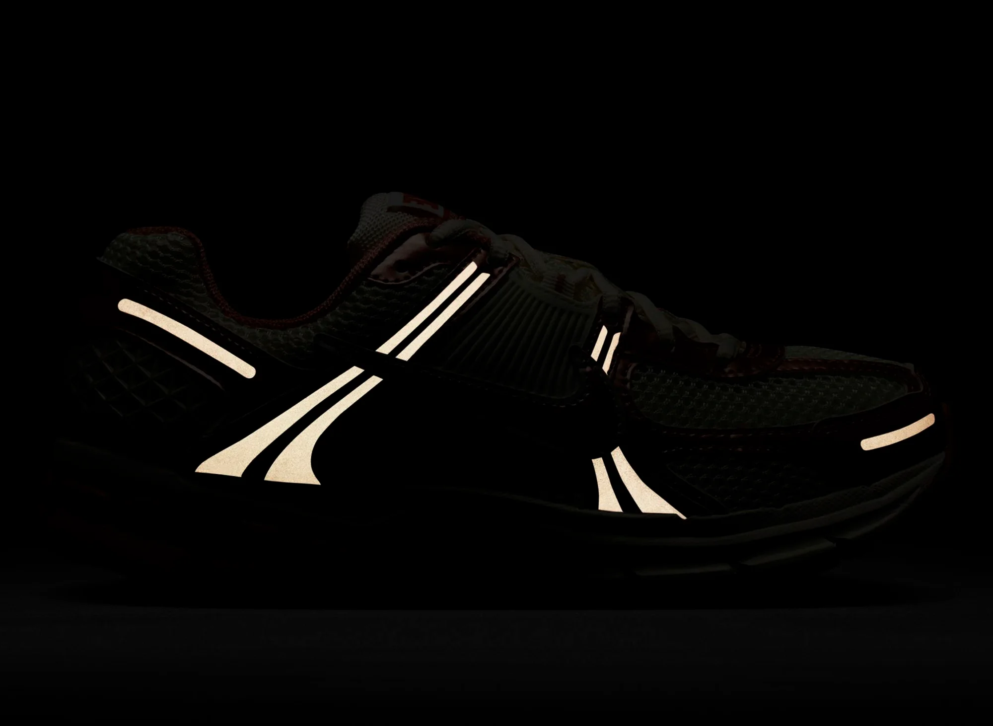 Women's Nike Zoom Vomero 5 "Rose Gold" - Image 6